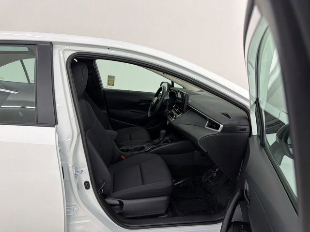 2025 Toyota Corolla LE - Photo 27