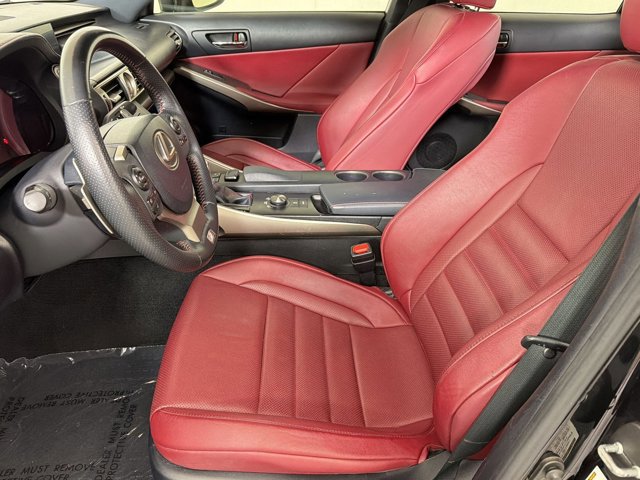 2016 LEXUS IS 350 4dr Sdn RWD photo 4