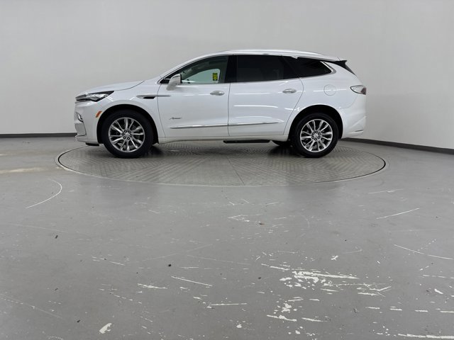 2024 Buick Enclave Avenir photo 2