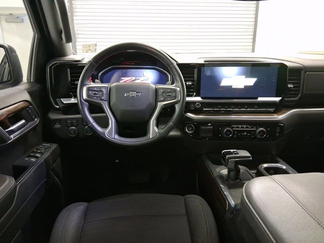 2023 Chevrolet Silverado 1500 RST photo 3