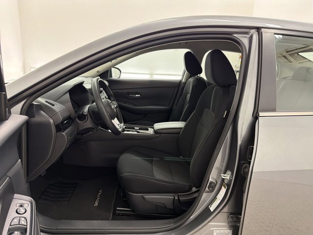 2025 Nissan Sentra SV photo 4