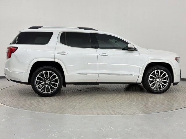 2020 GMC Acadia Denali photo 3