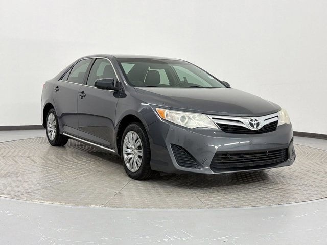 2013 Toyota Camry LE photo 6