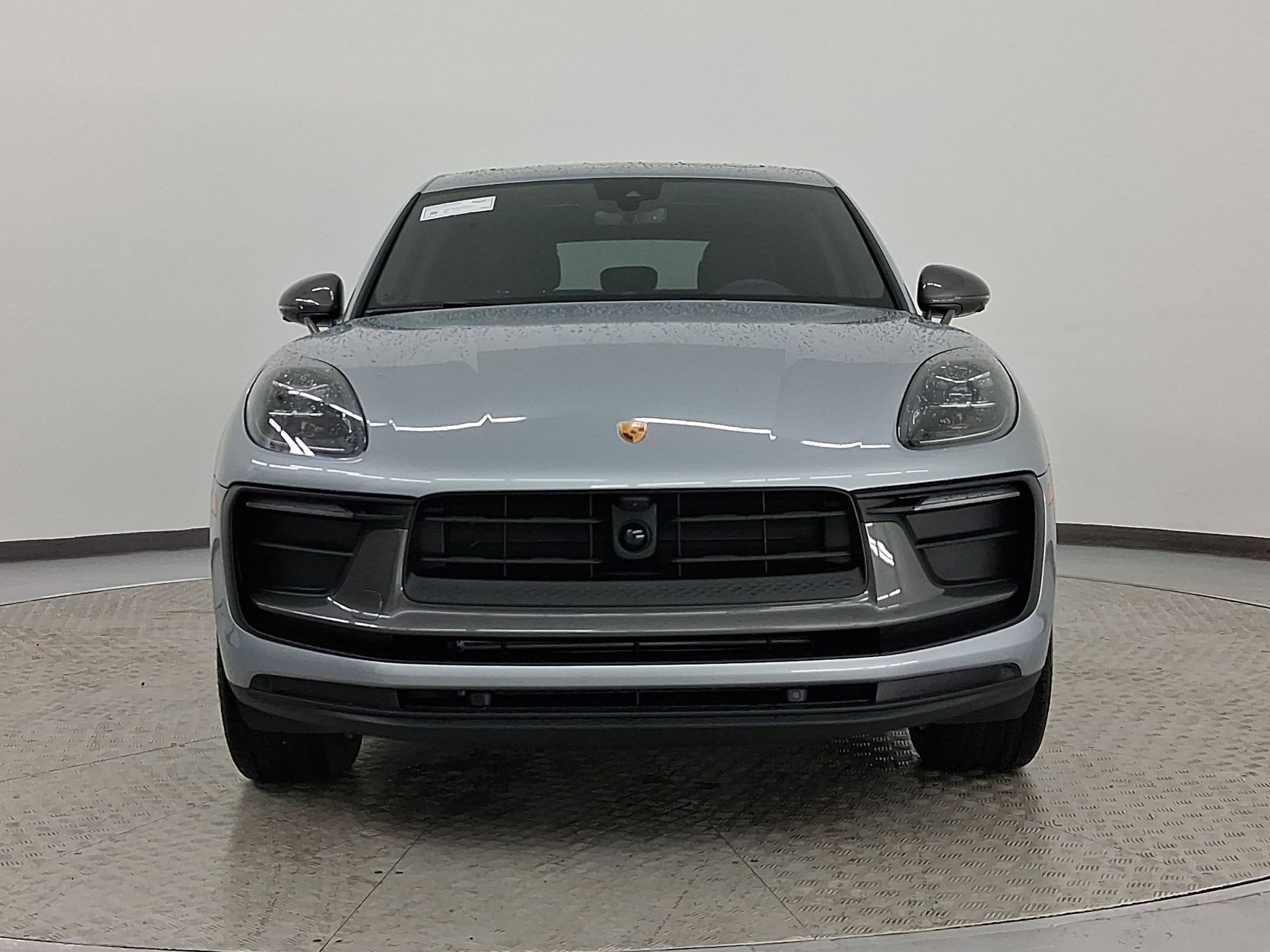 Macan T SUV