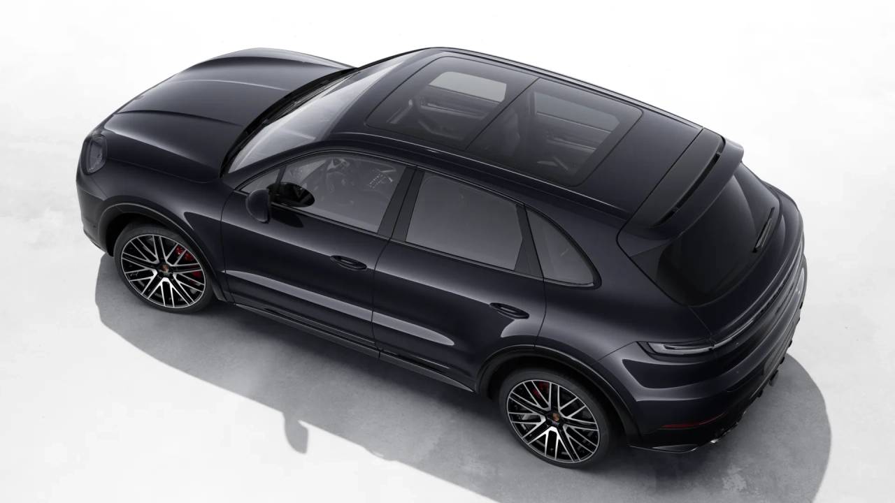 2026 Porsche Cayenne GTS photo 3