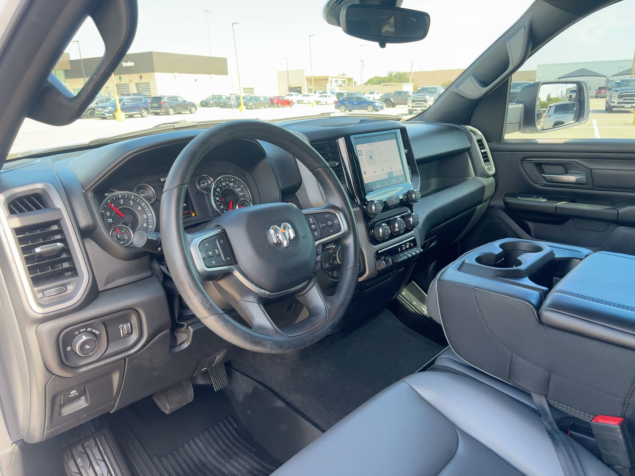 2025 Ram 1500 Tradesman photo 4