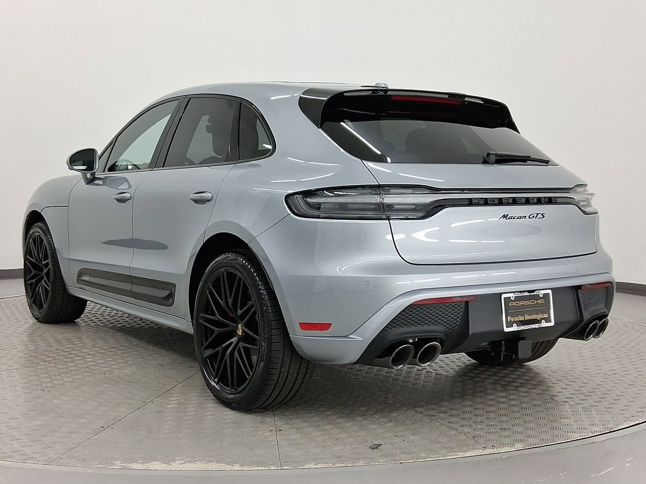 2026 Porsche Macan GTS photo 3