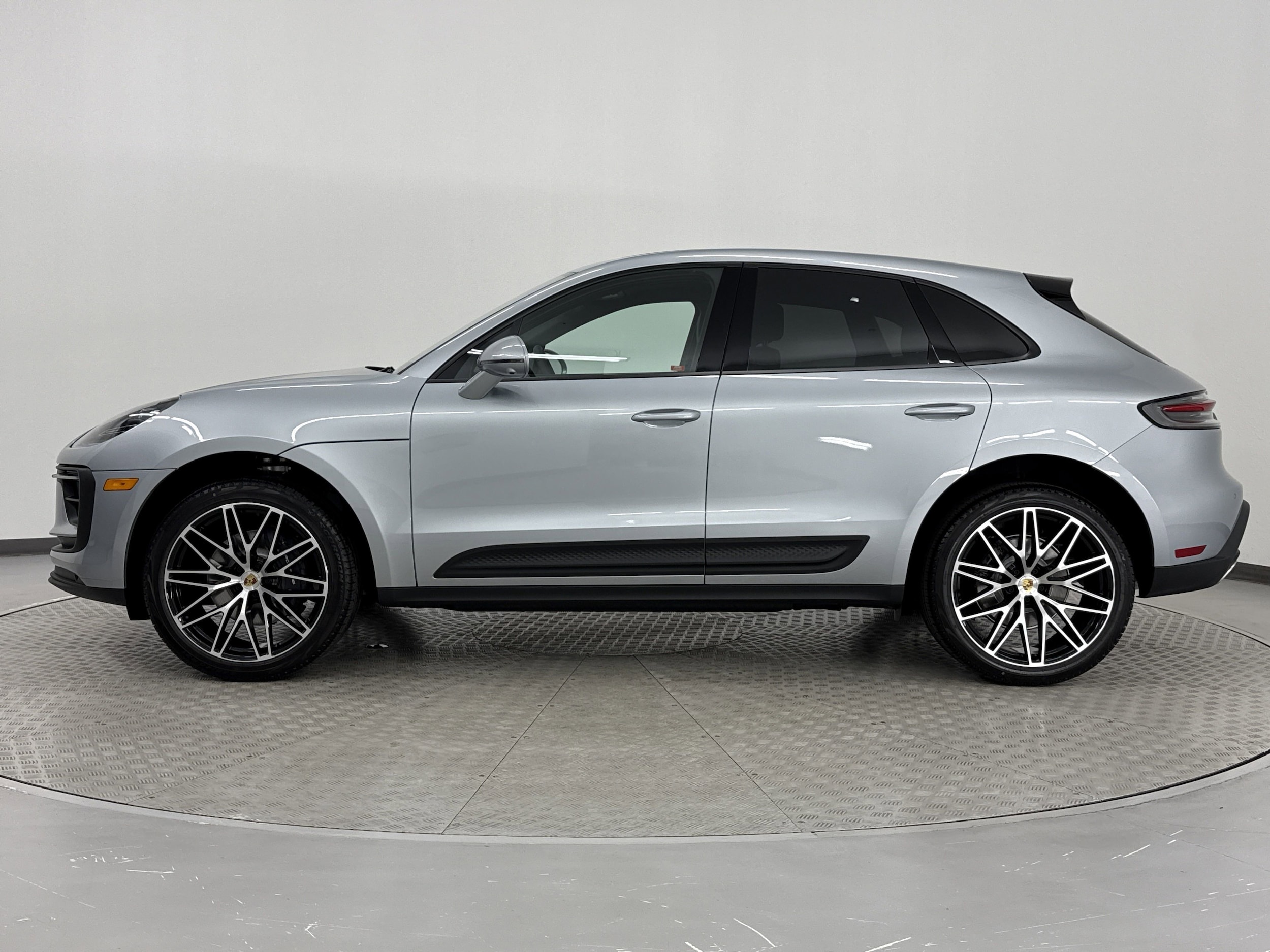 Used 2025 Porsche Macan T with VIN WP1AA2A53SLB09897 for sale in Irondale, AL