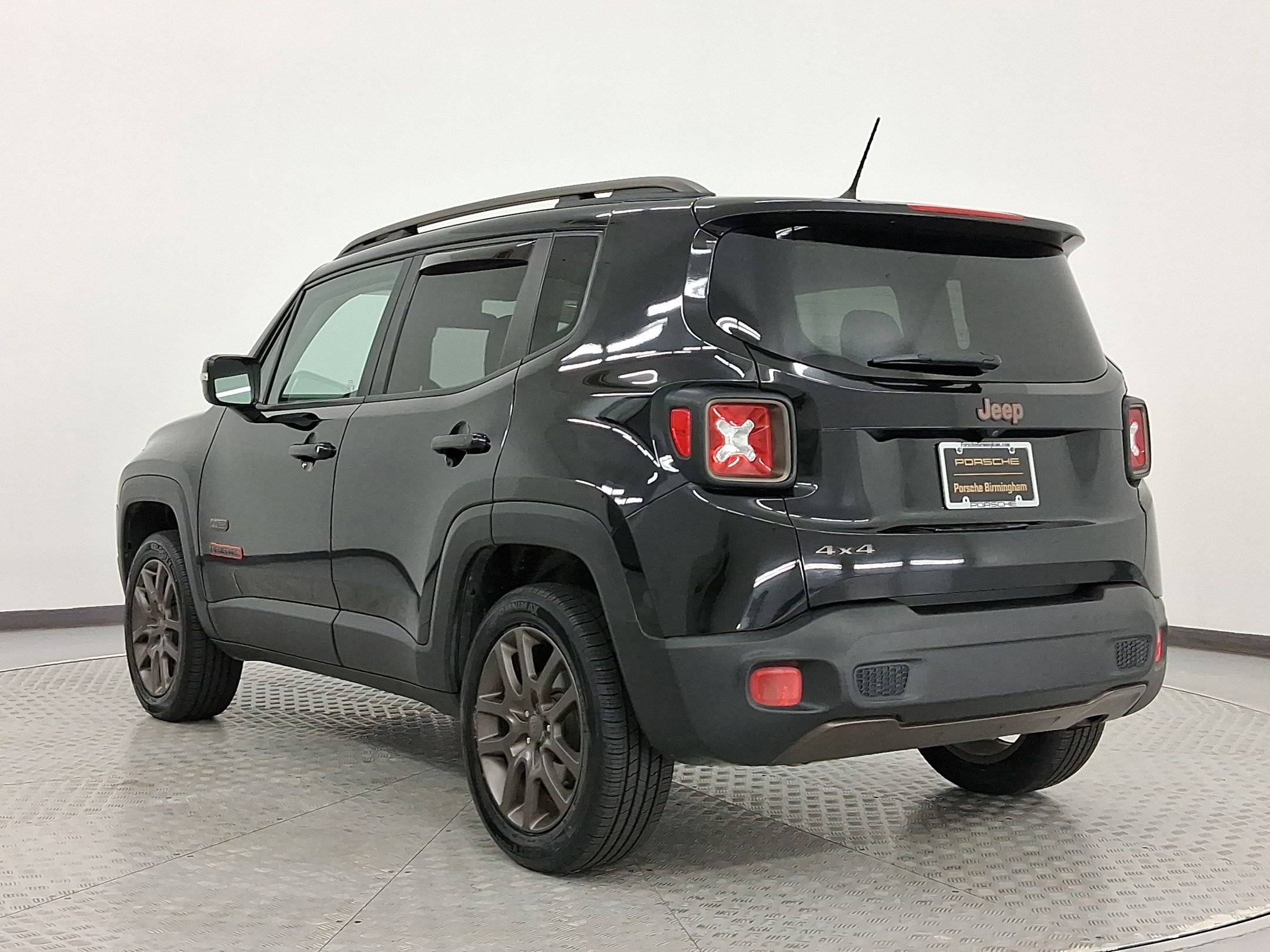 2016 Jeep Renegade Latitude photo 2
