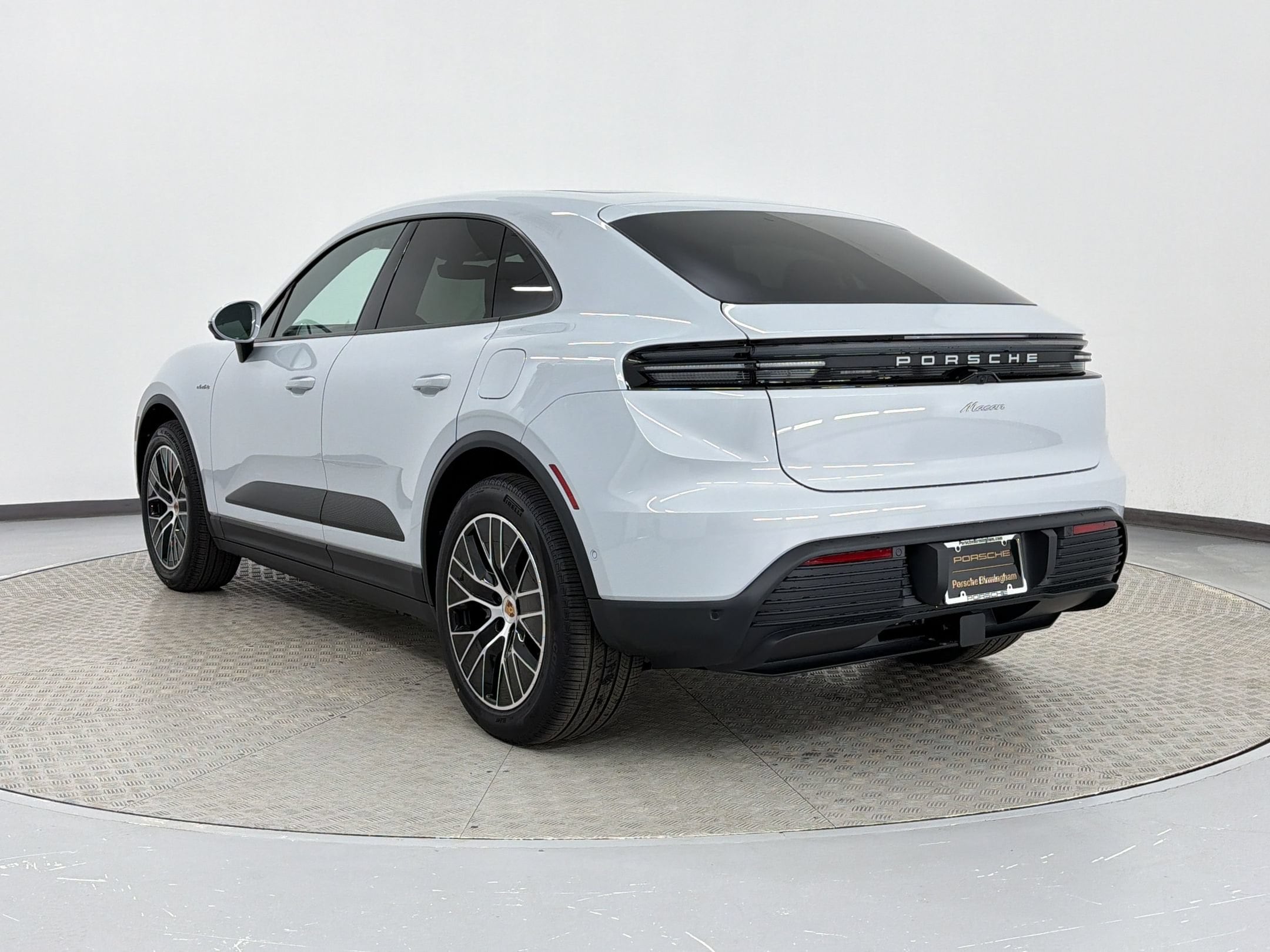 Macan Base SUV