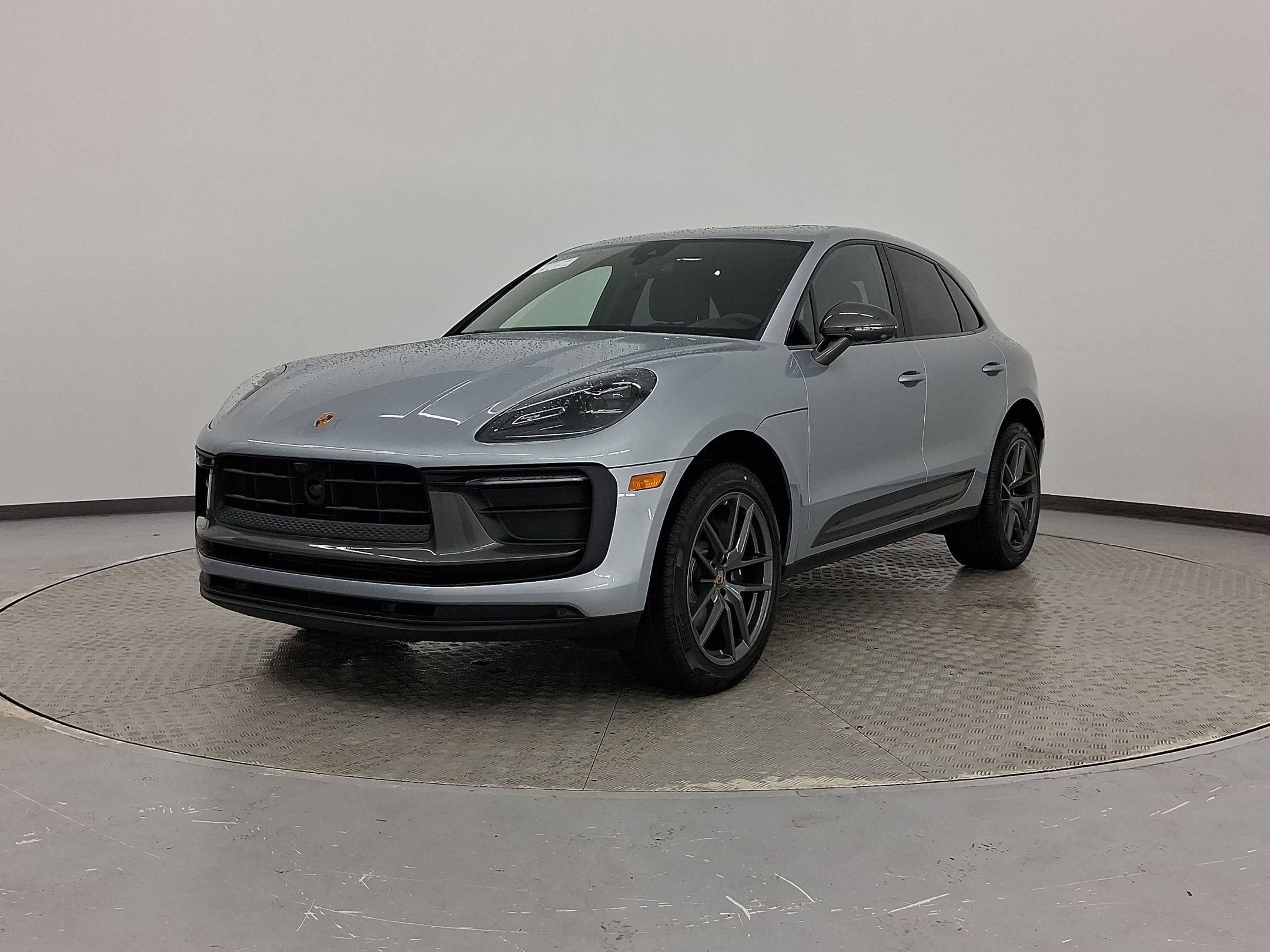 Macan T SUV