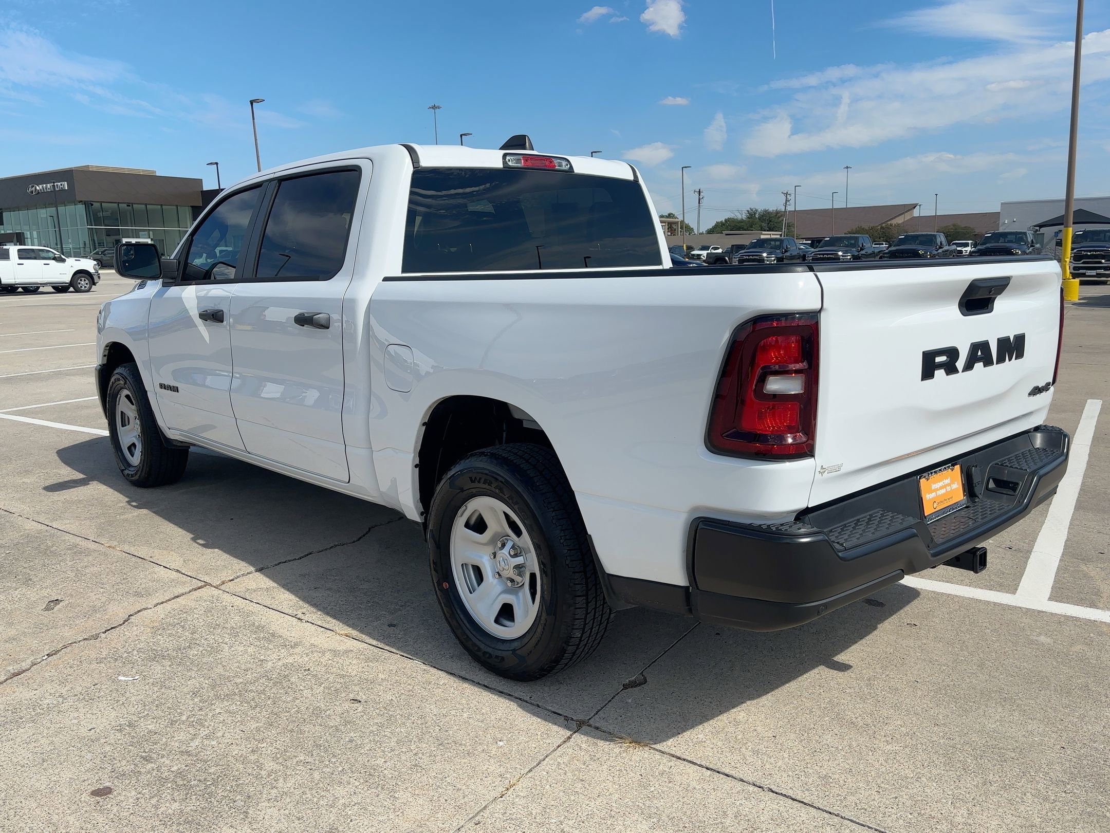 2025 Ram 1500 Tradesman photo 3