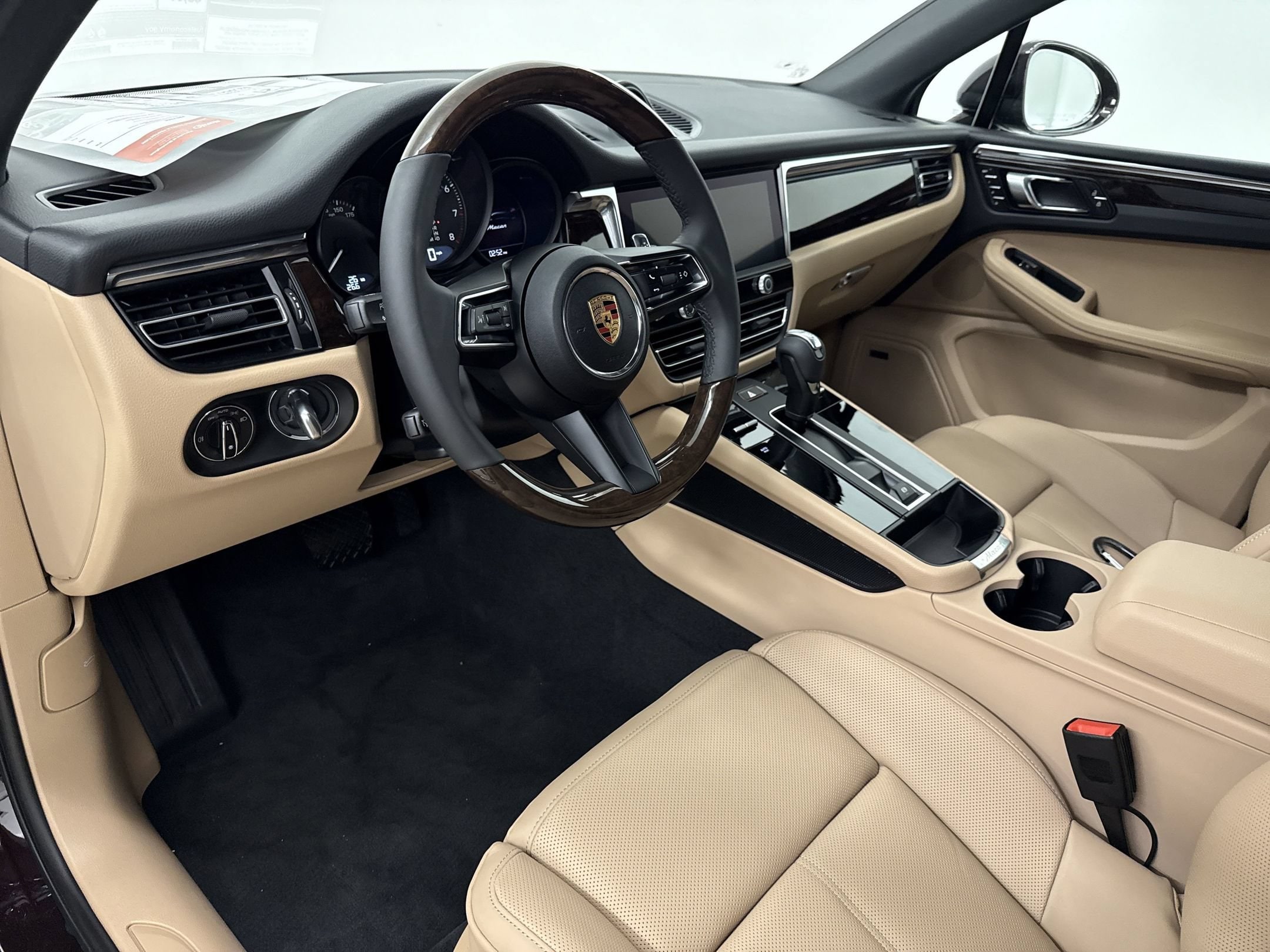 Macan T SUV