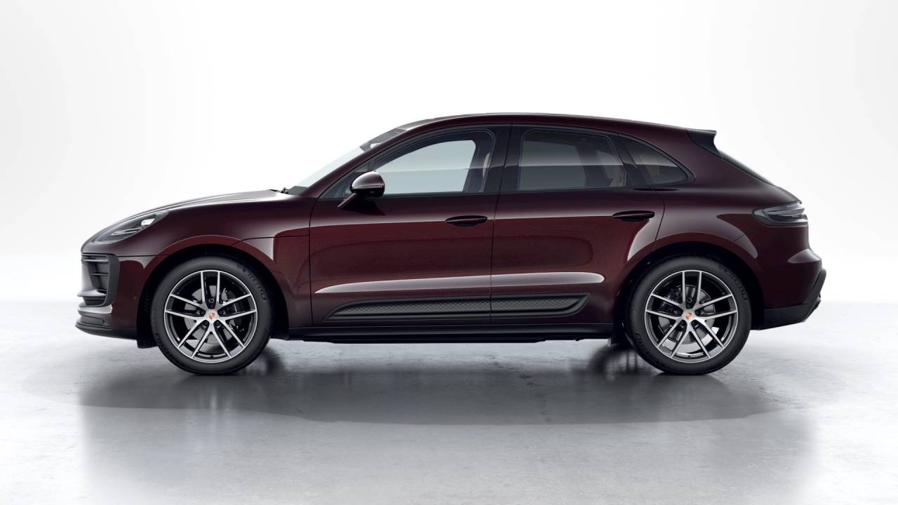 2026 Porsche Macan T photo 2