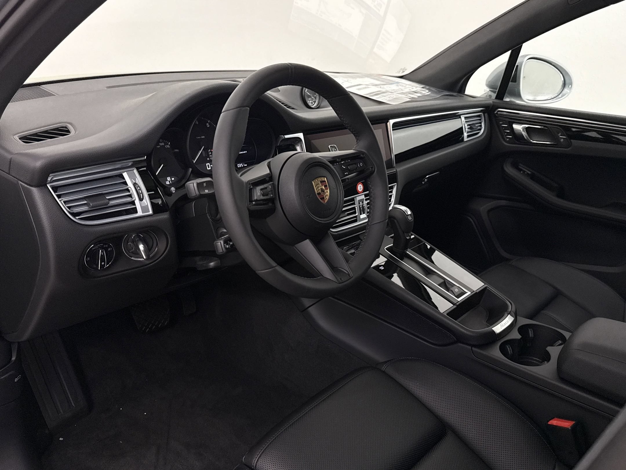 Macan SUV