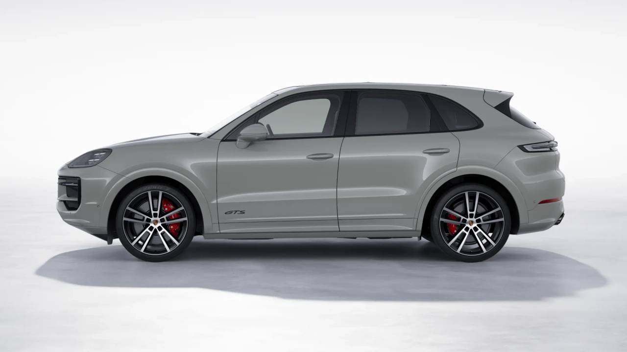 2026 Porsche Cayenne GTS photo 2