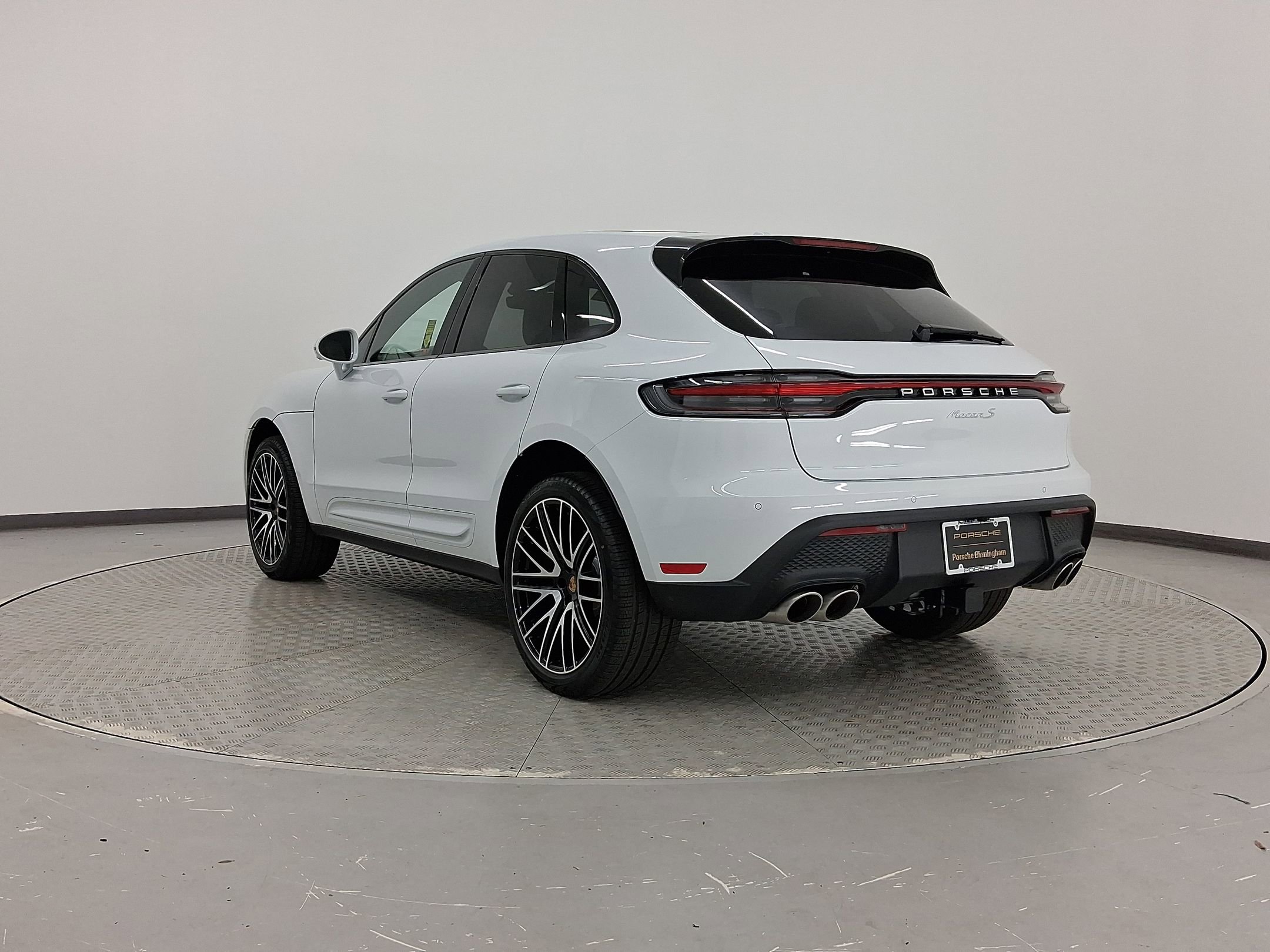 2026 Porsche Macan S photo 3