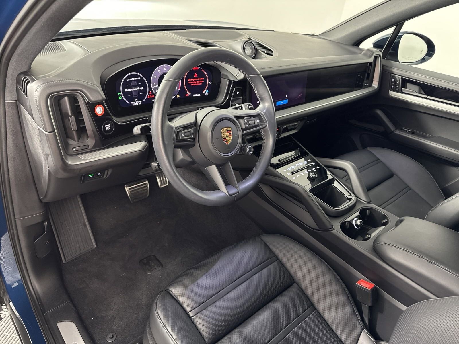 2025 Porsche Cayenne photo 4