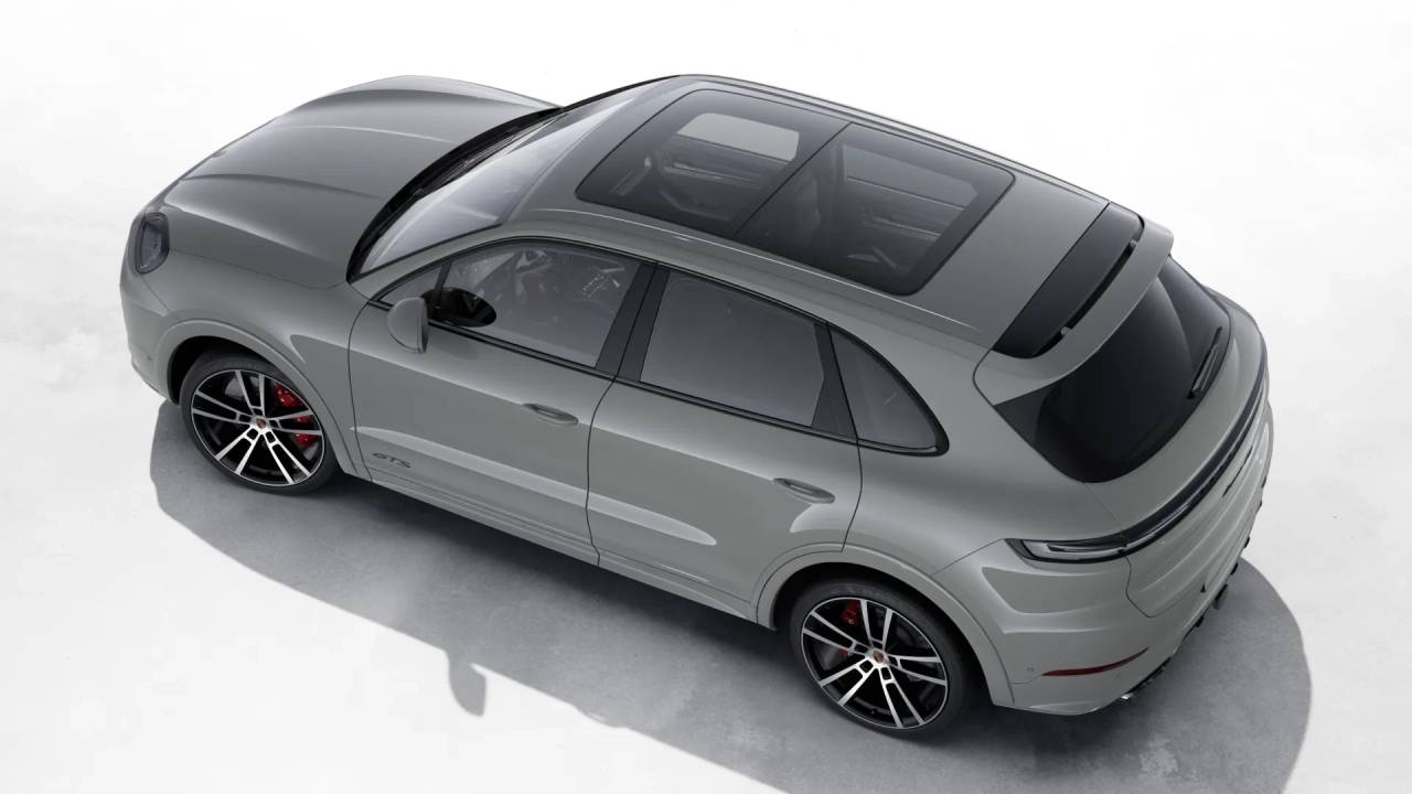 2026 Porsche Cayenne GTS photo 4