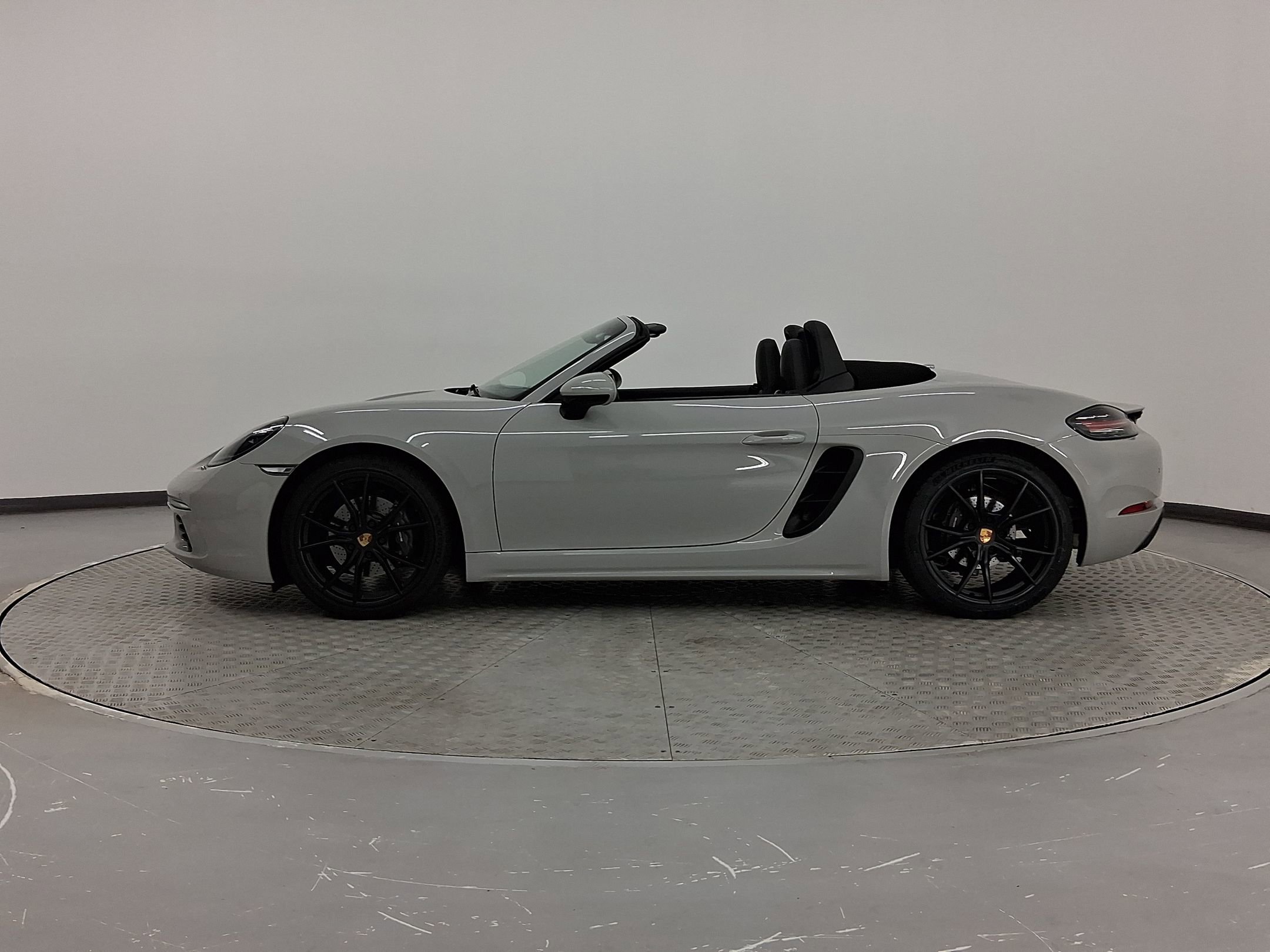 2019 Porsche Boxster photo 2
