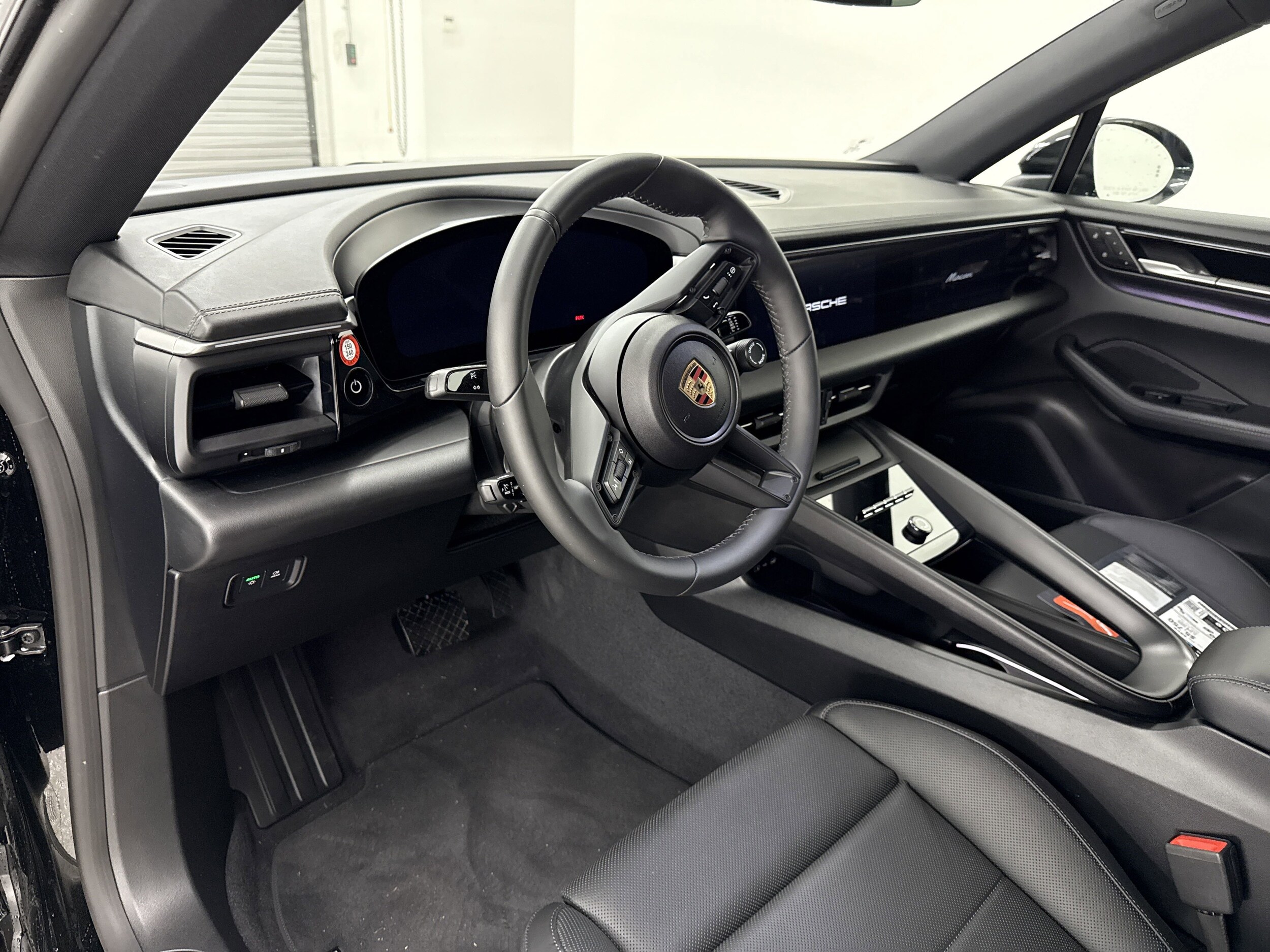 2024 Porsche Macan Electric 4 photo 4