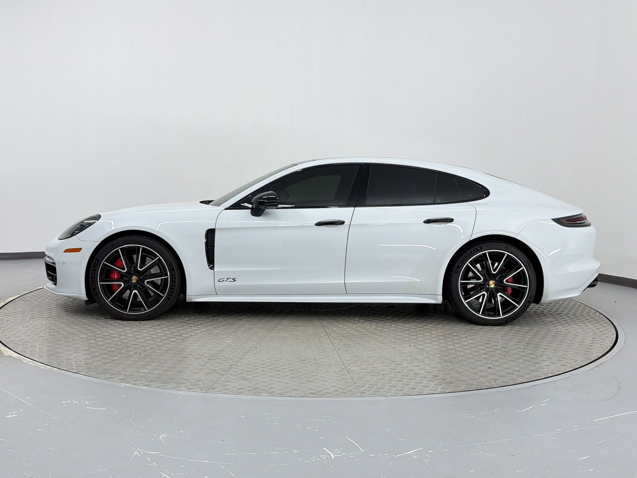 Panamera GTS Sedan