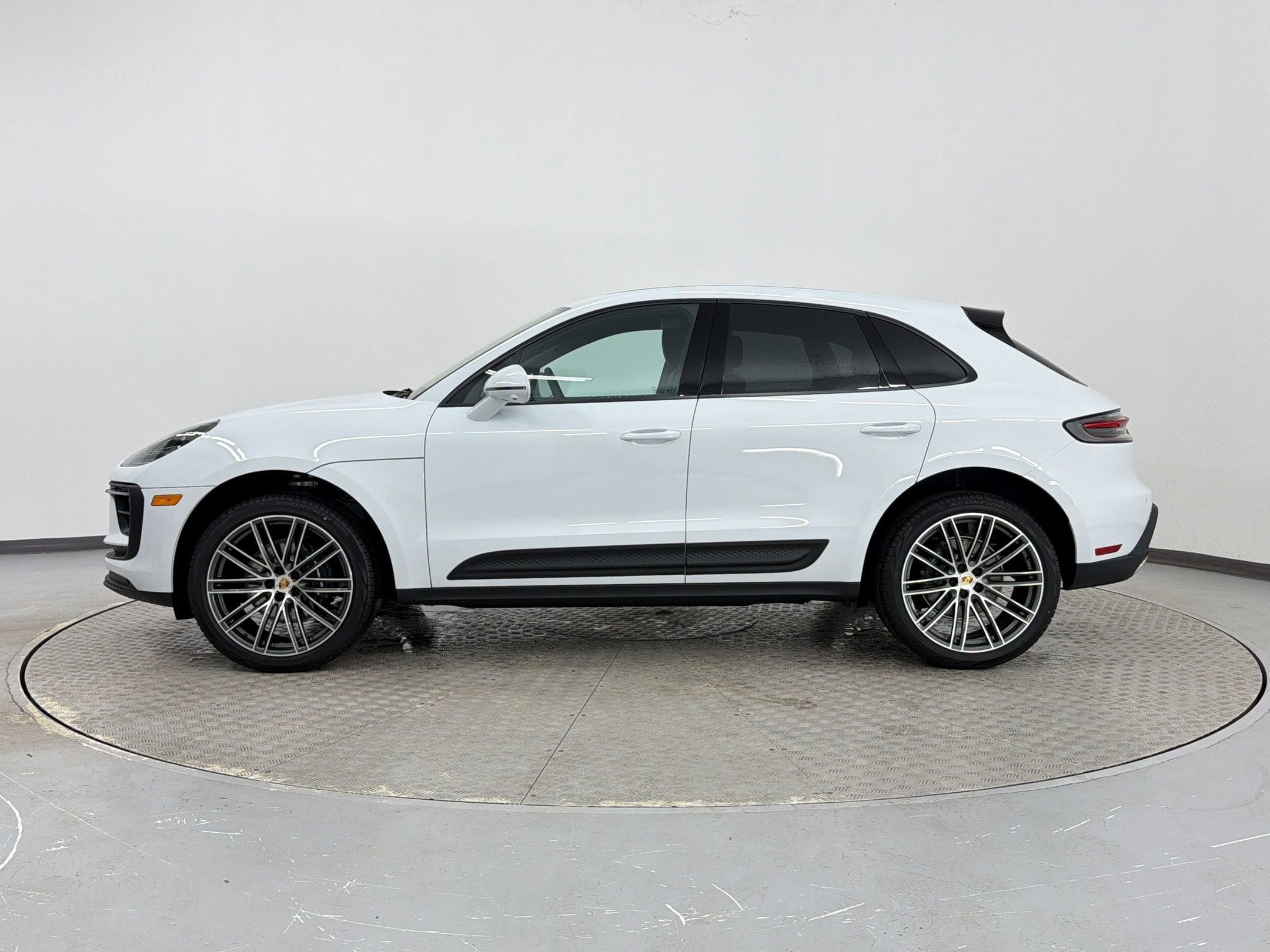 Macan SUV