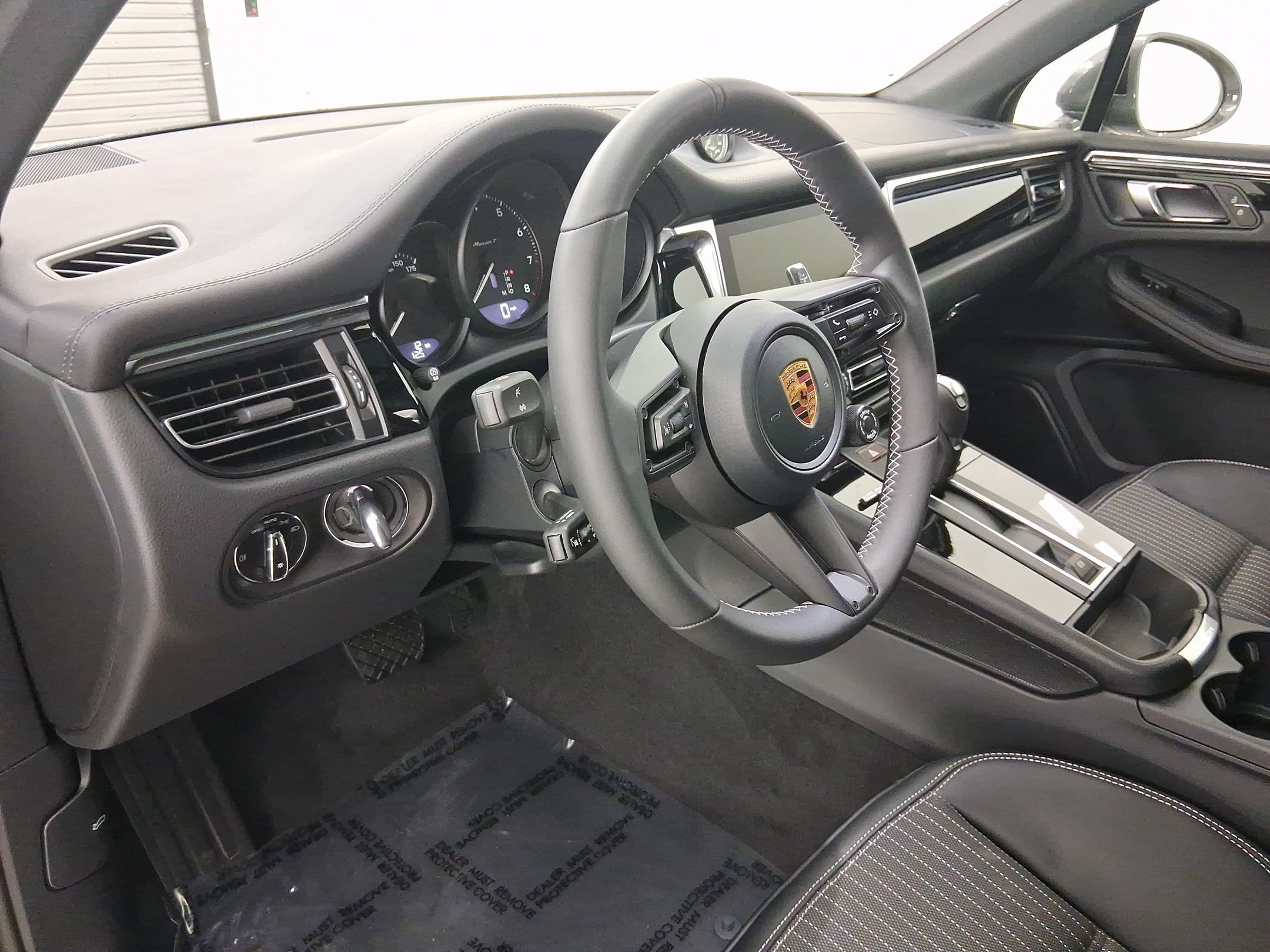 Macan T SUV