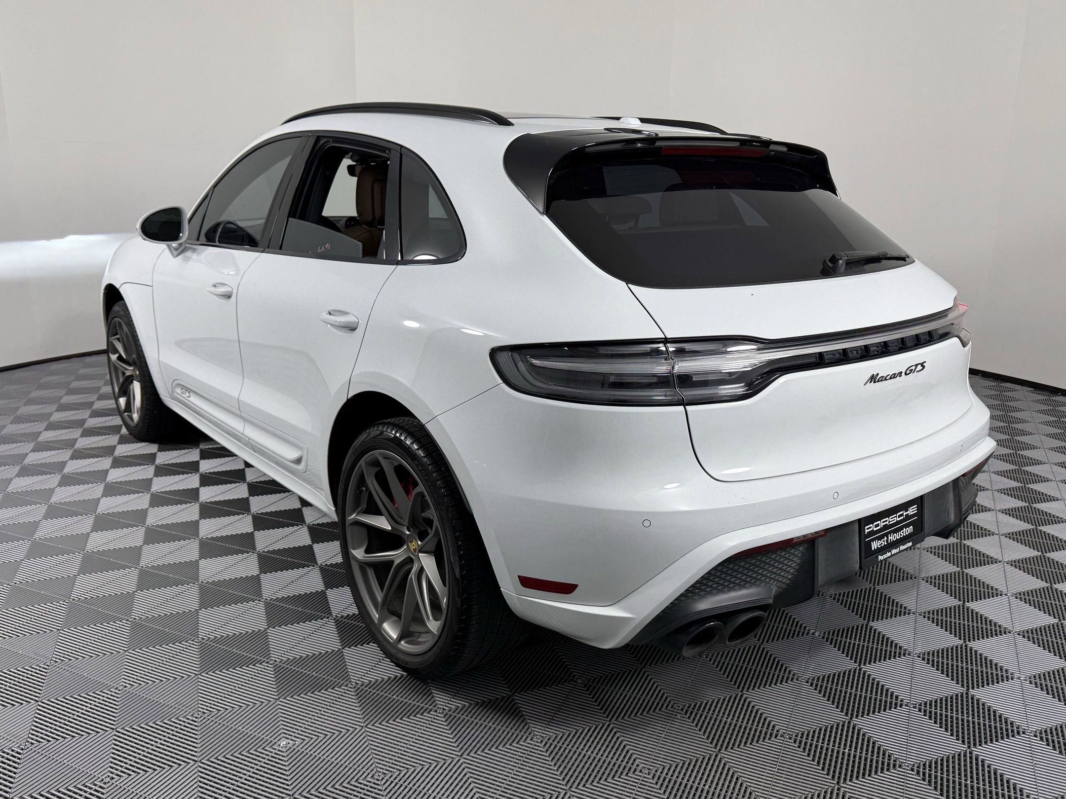 2022 Porsche Macan GTS photo 3