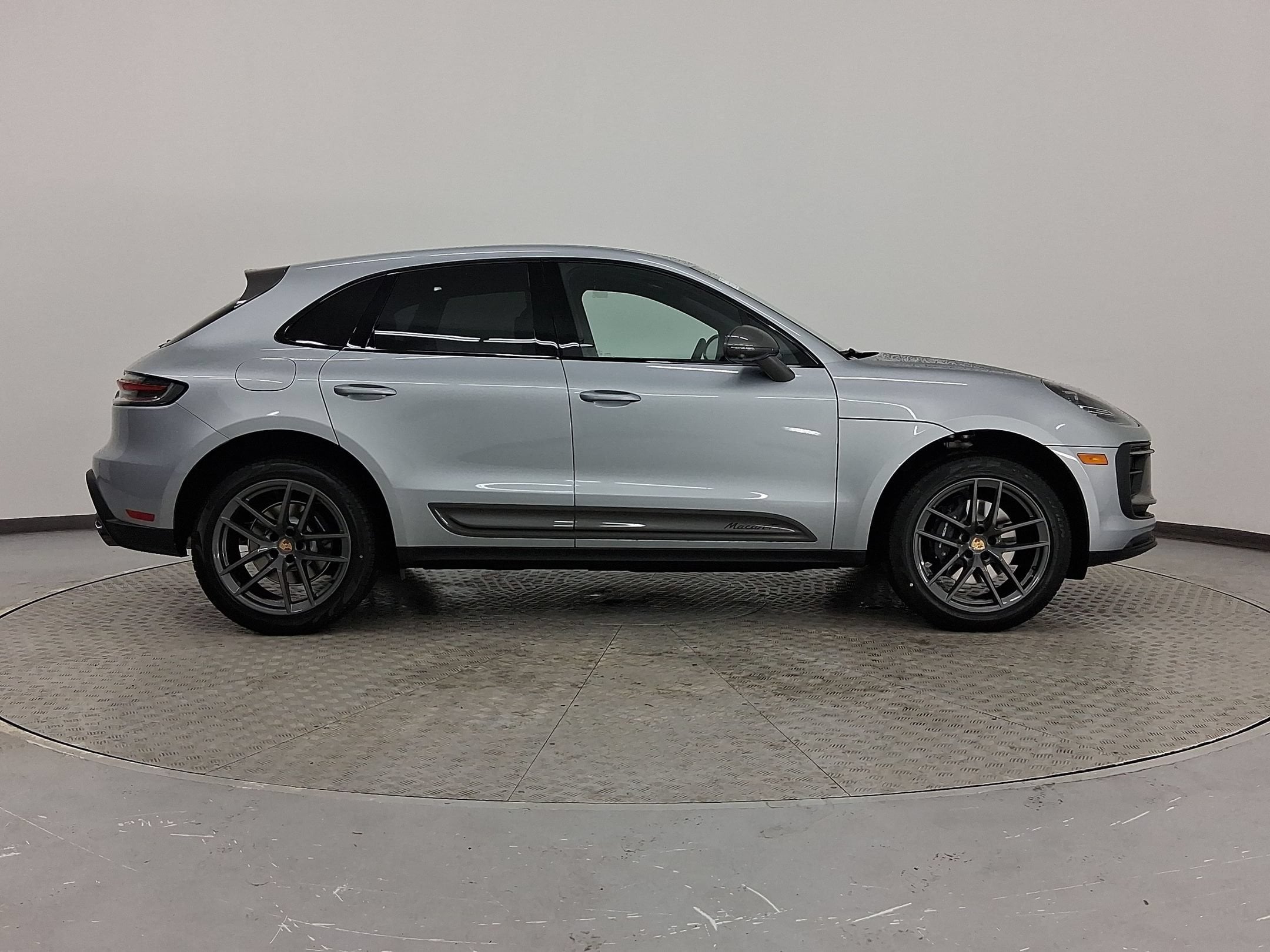 Macan T SUV