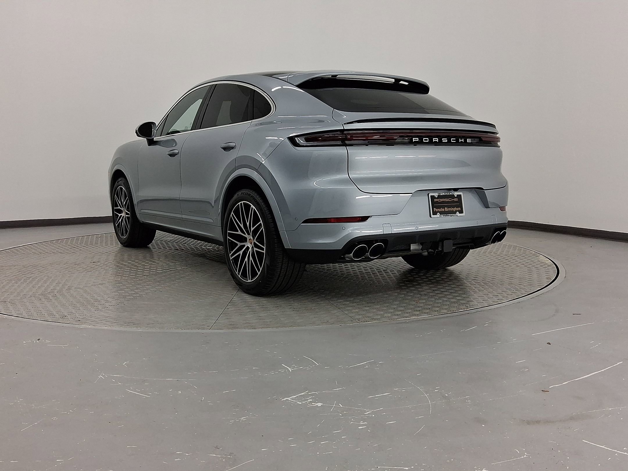 2026 Porsche Cayenne Coupe photo 2