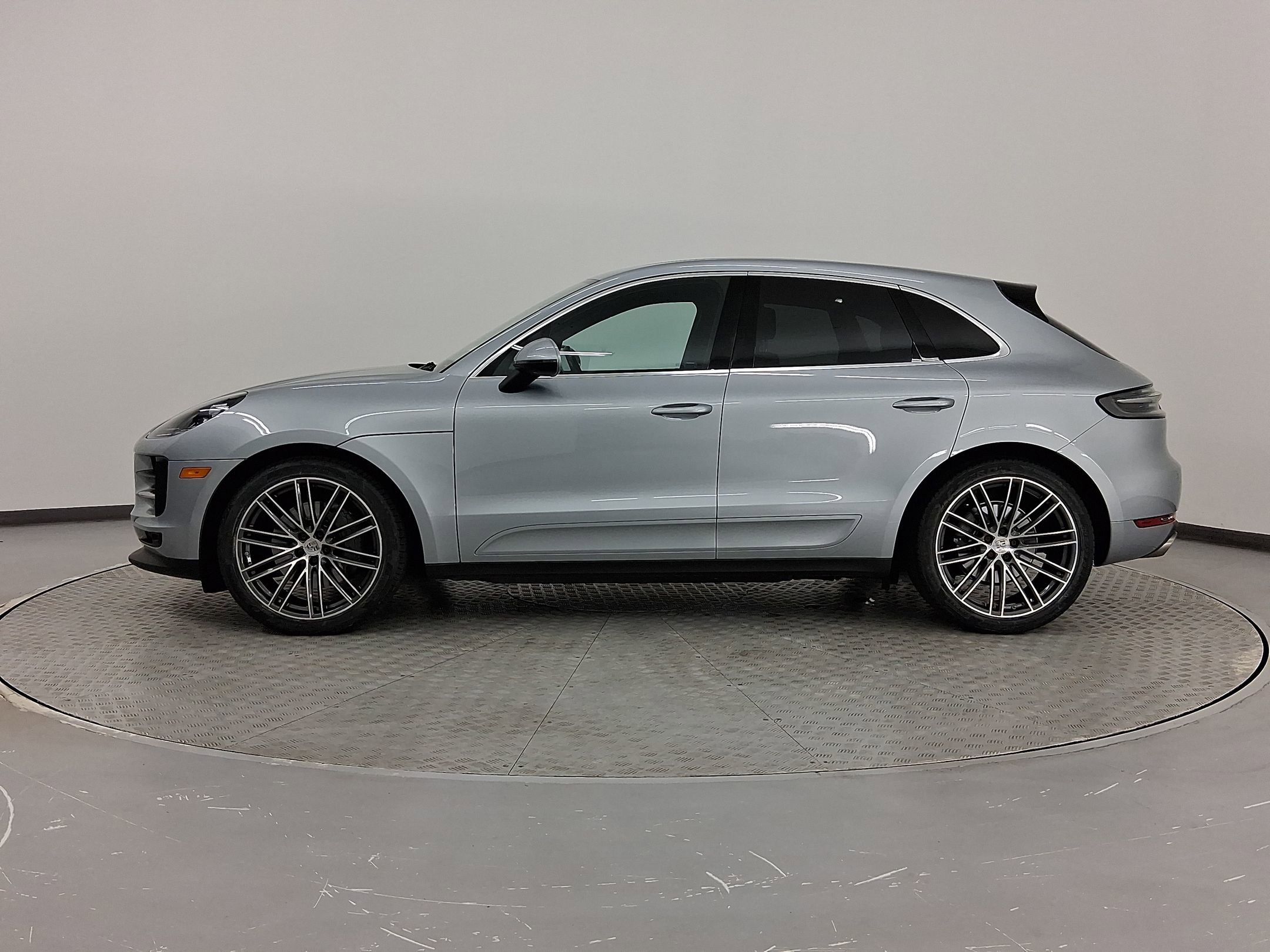 2020 Porsche Macan S photo 2