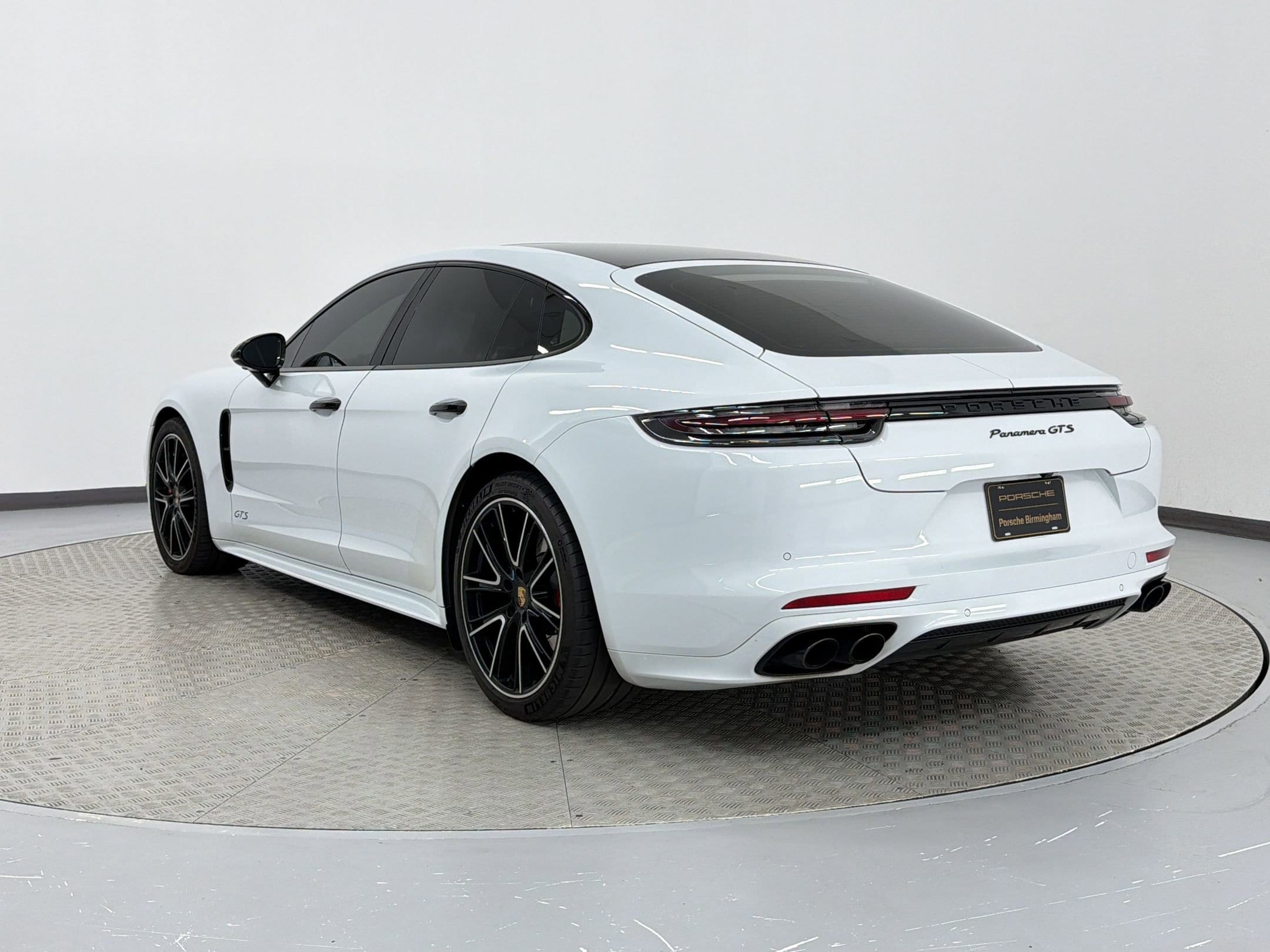 Panamera GTS Sedan