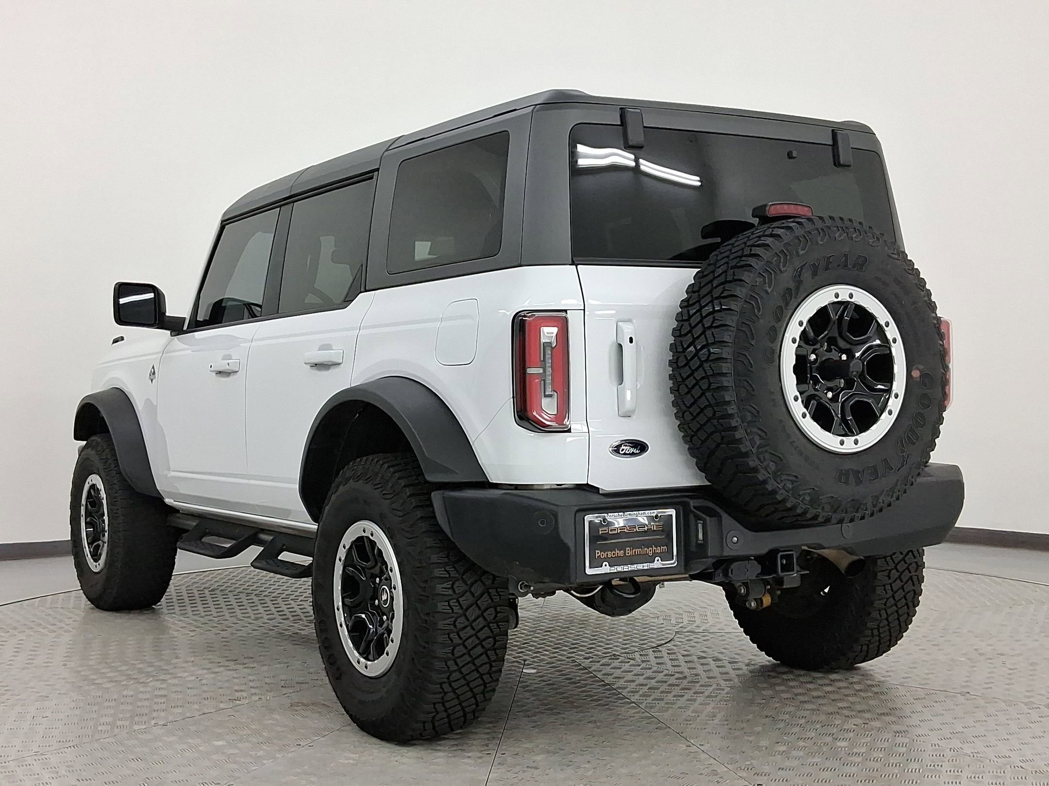 2023 Ford Bronco Outer Banks photo 3