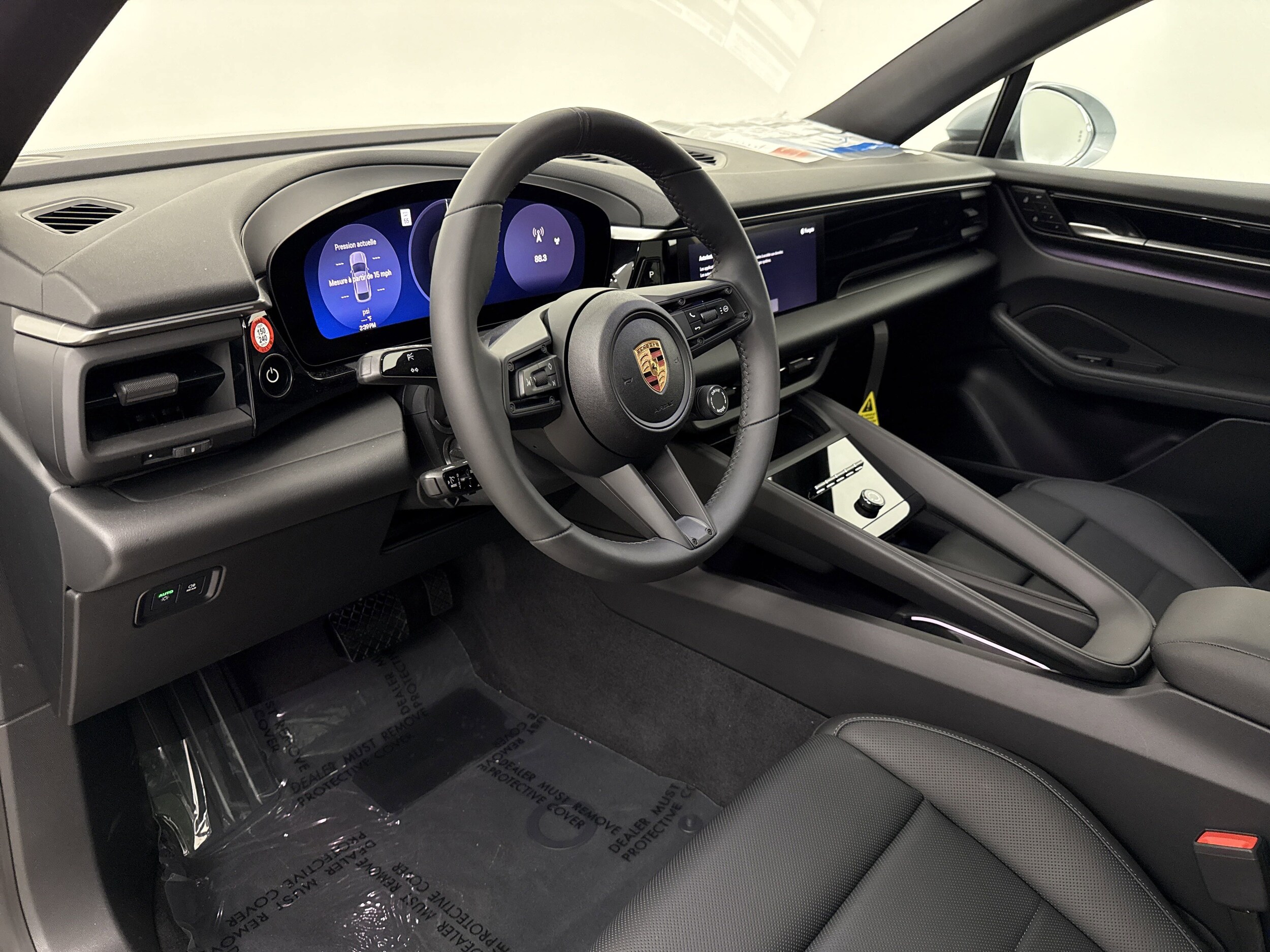 2025 Porsche Macan Electric photo 4