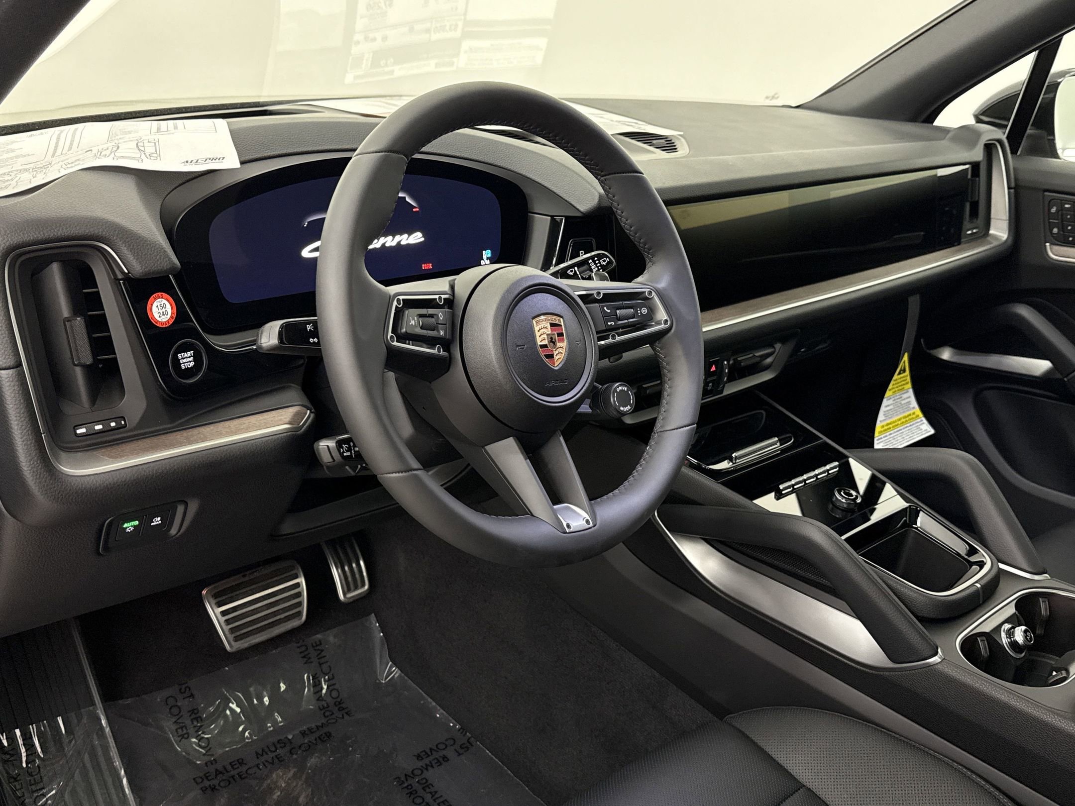 2025 Porsche Cayenne photo 3