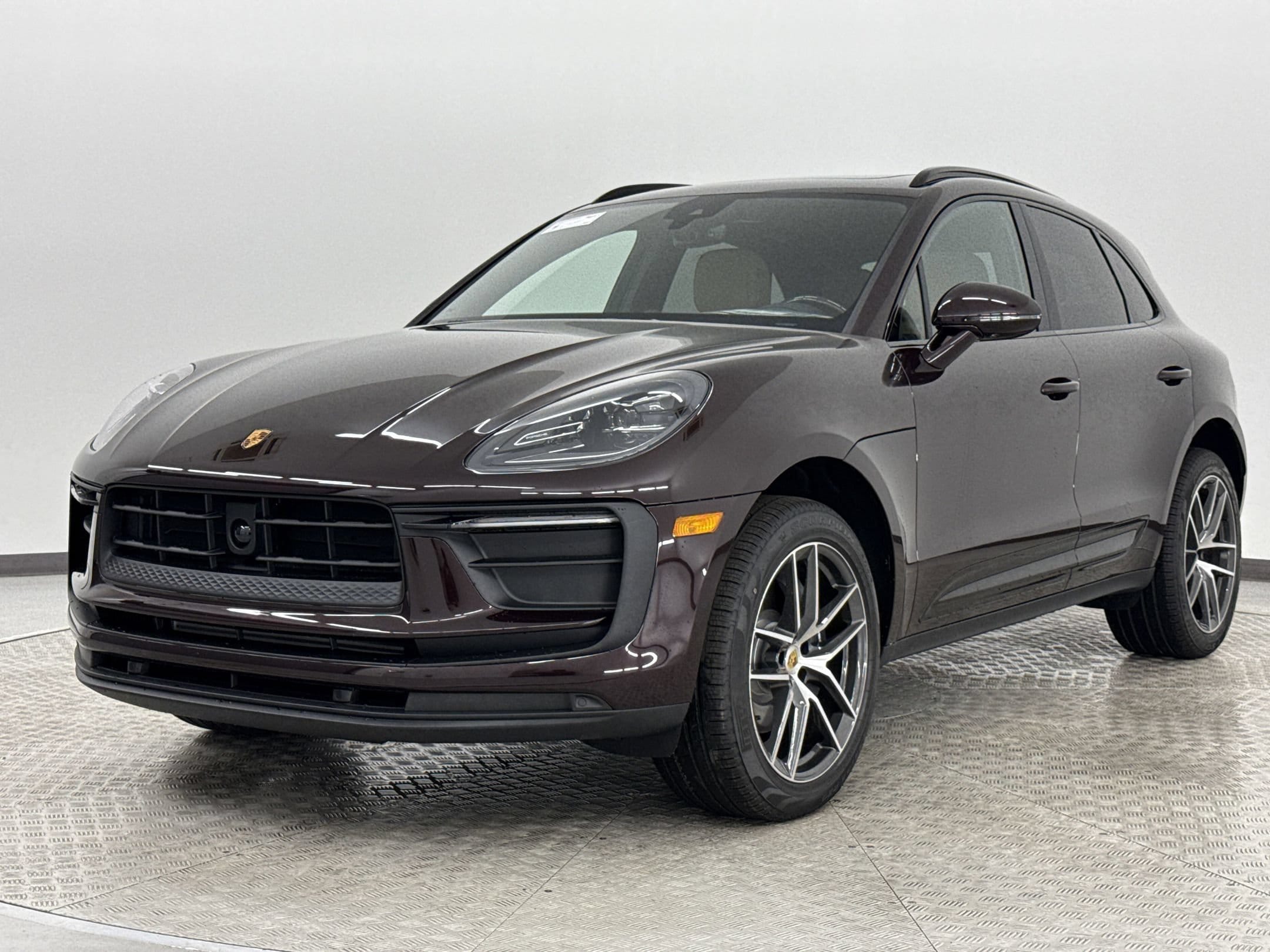 Macan T SUV