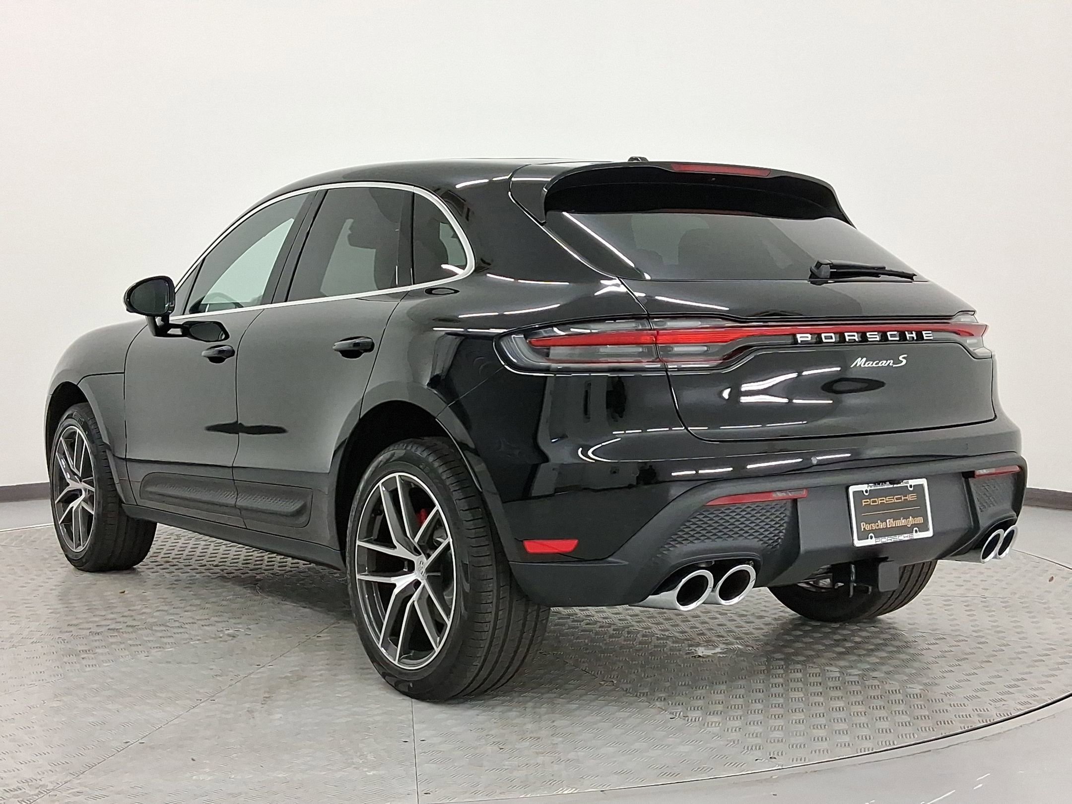 2026 Porsche Macan S photo 3