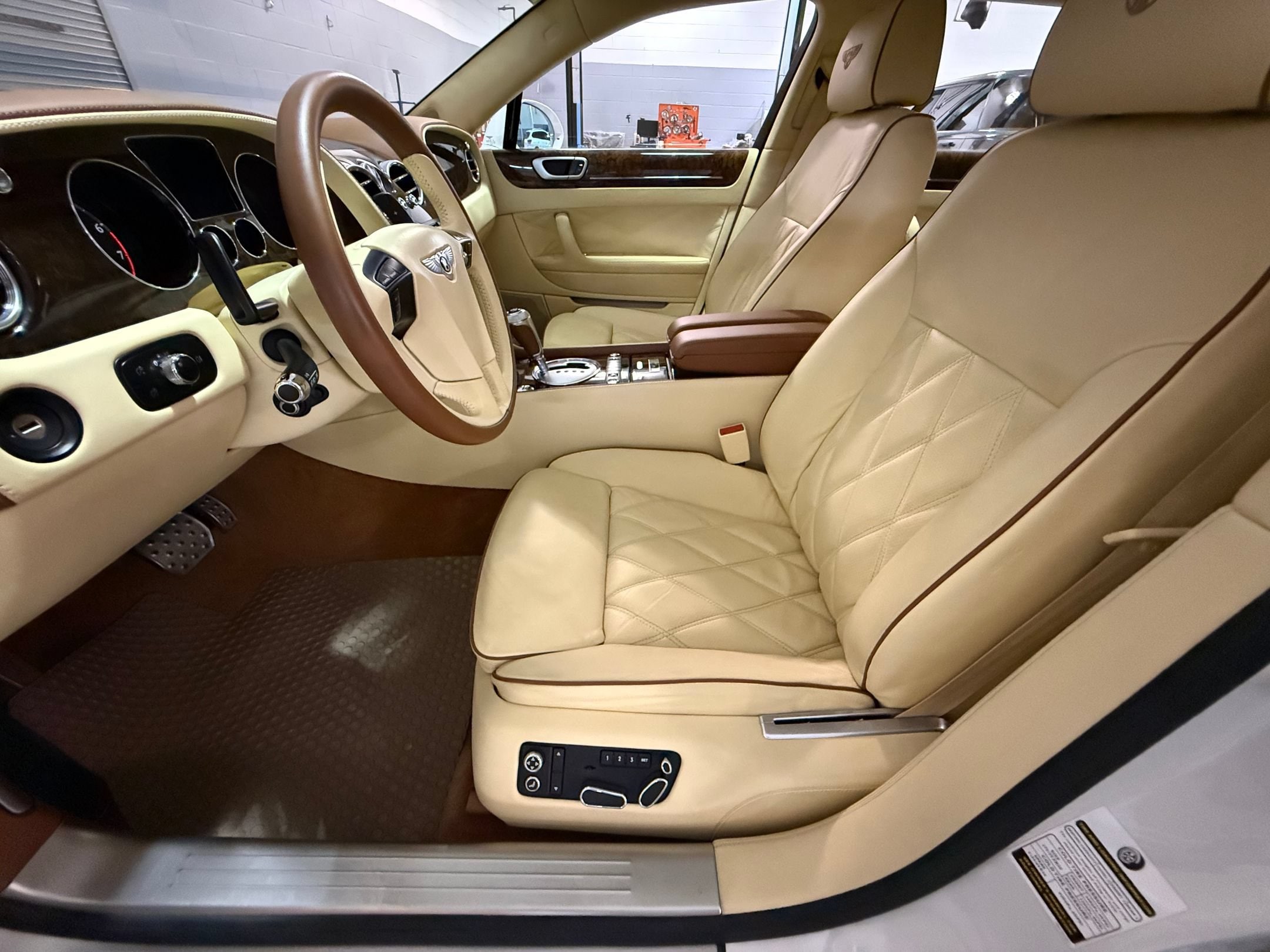 Continental Flying Spur Base Sedan