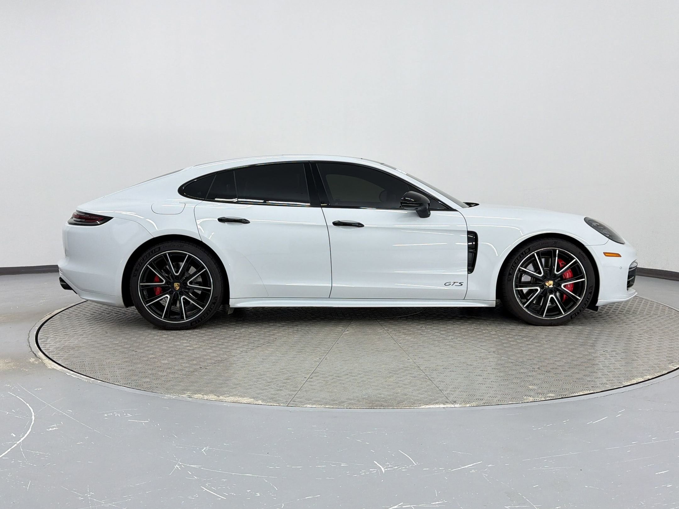 Panamera GTS Sedan