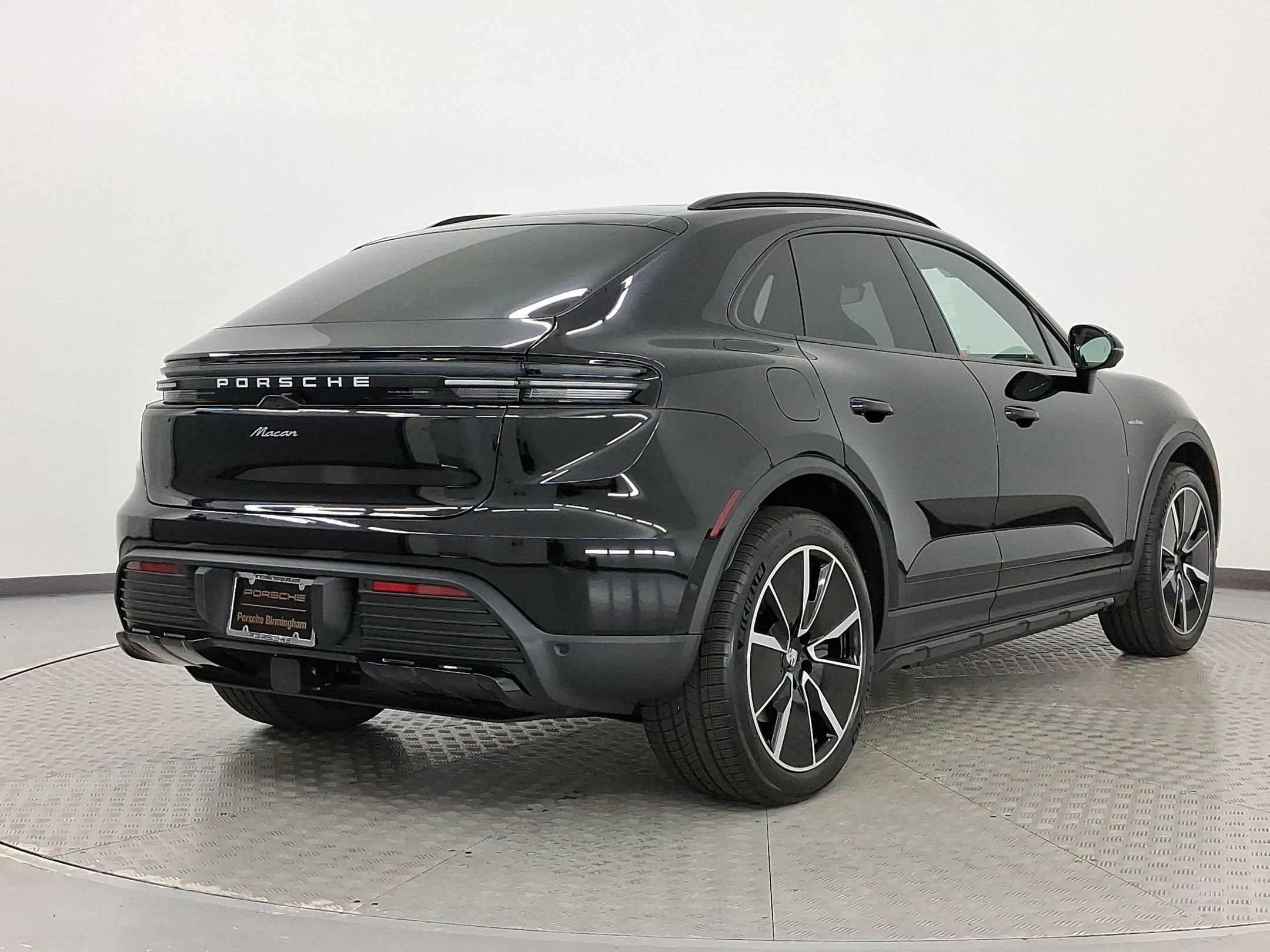 Macan SUV
