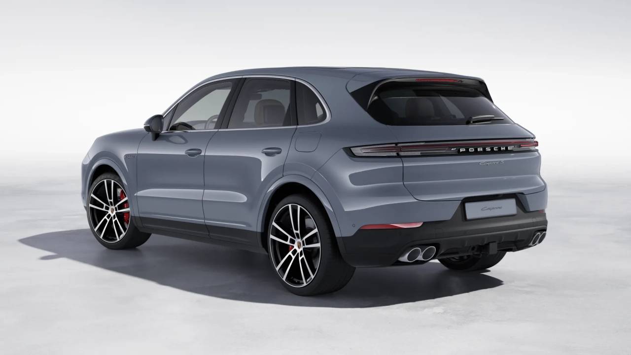 2026 Porsche Cayenne E-Hybrid S photo 3