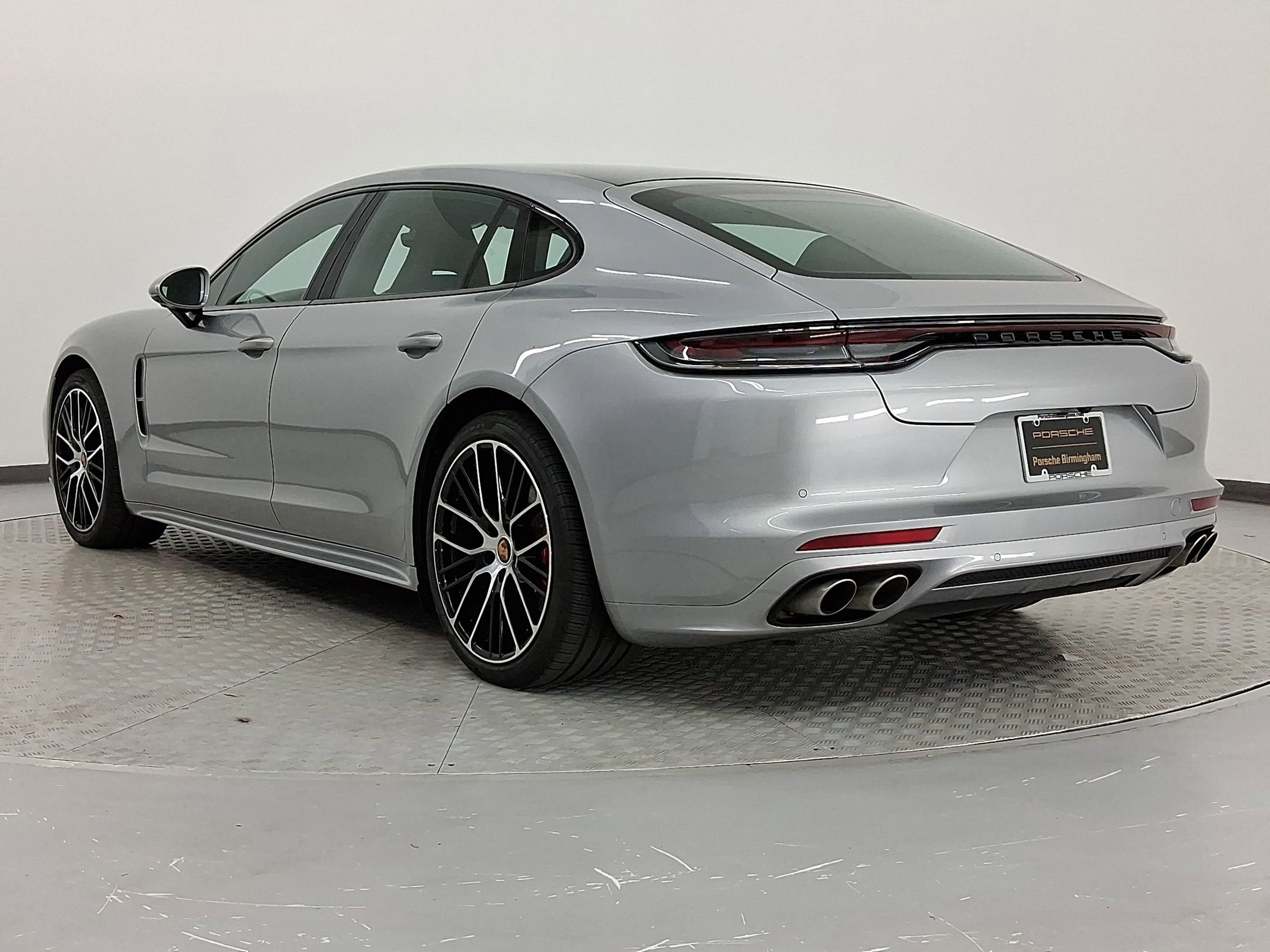 2023 Porsche Panamera 4S Executive photo 3