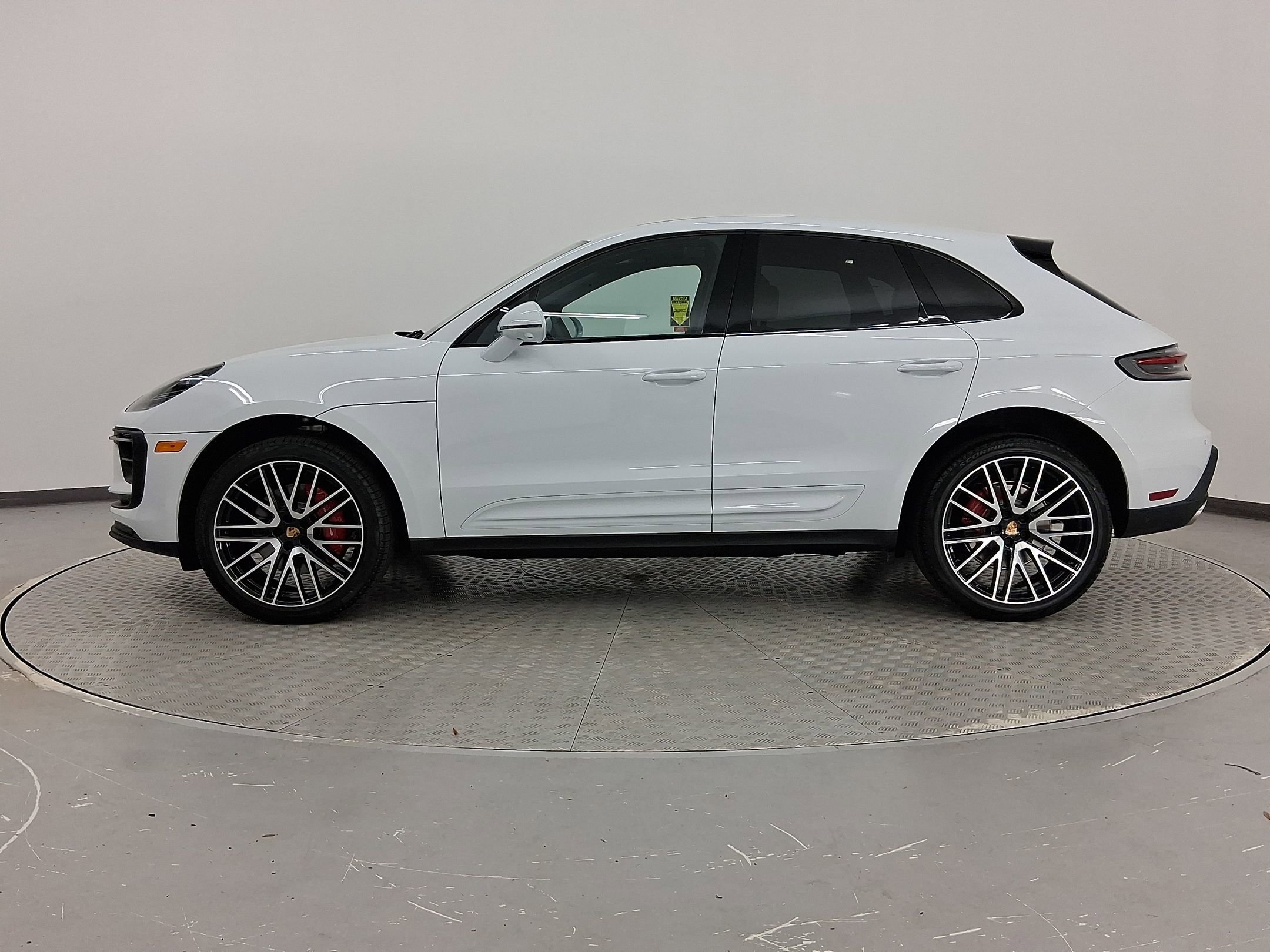 2026 Porsche Macan S photo 2