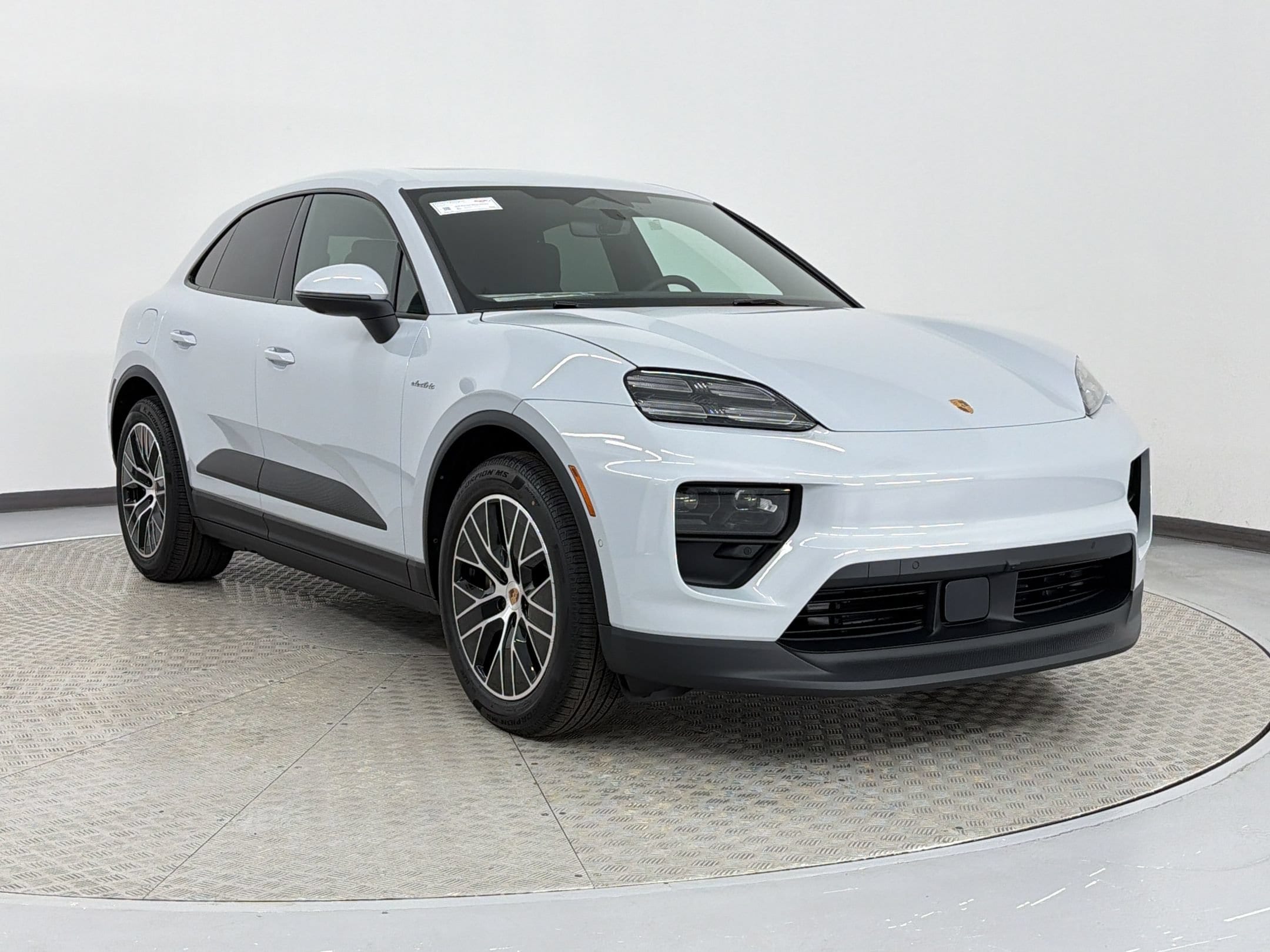 Macan Base SUV