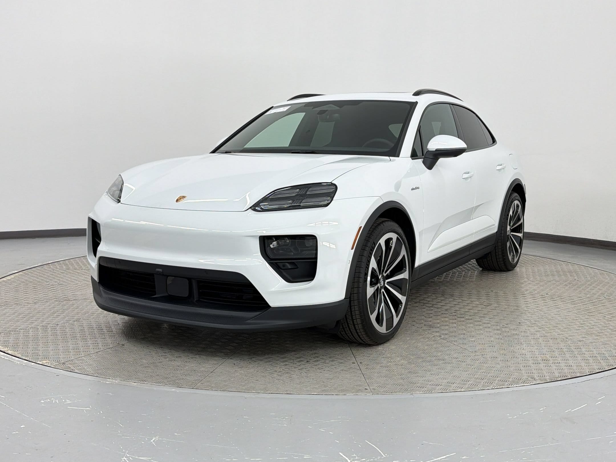 Macan 4 SUV