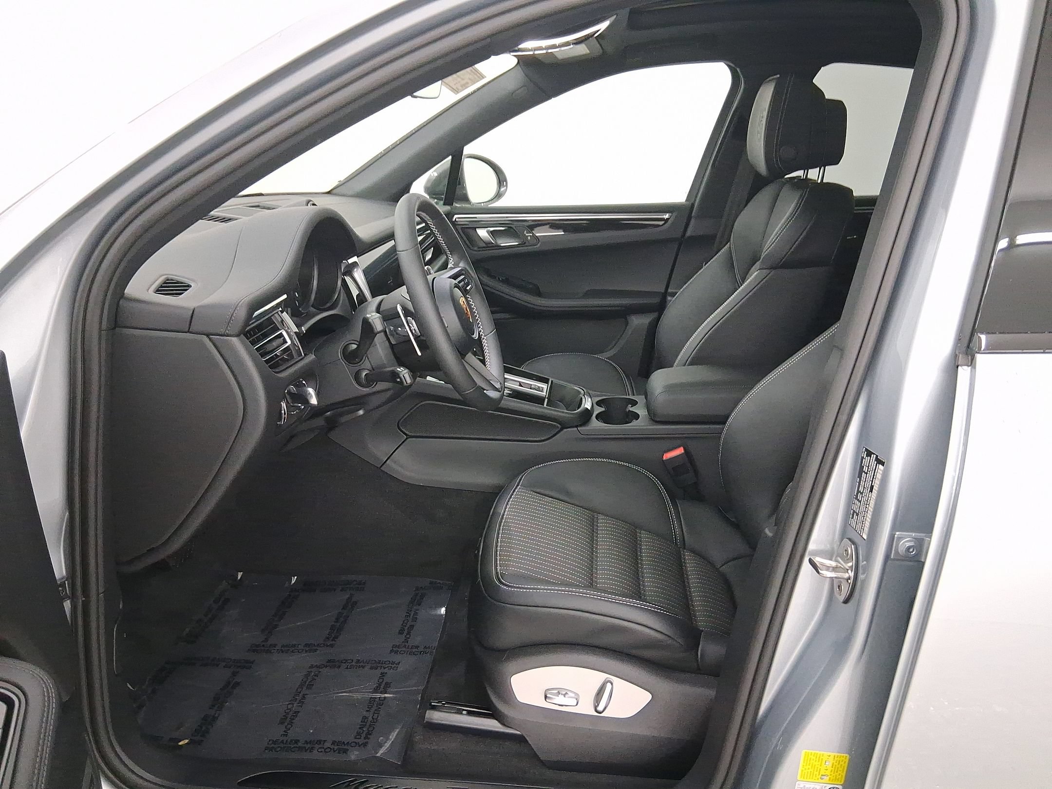 Macan T SUV