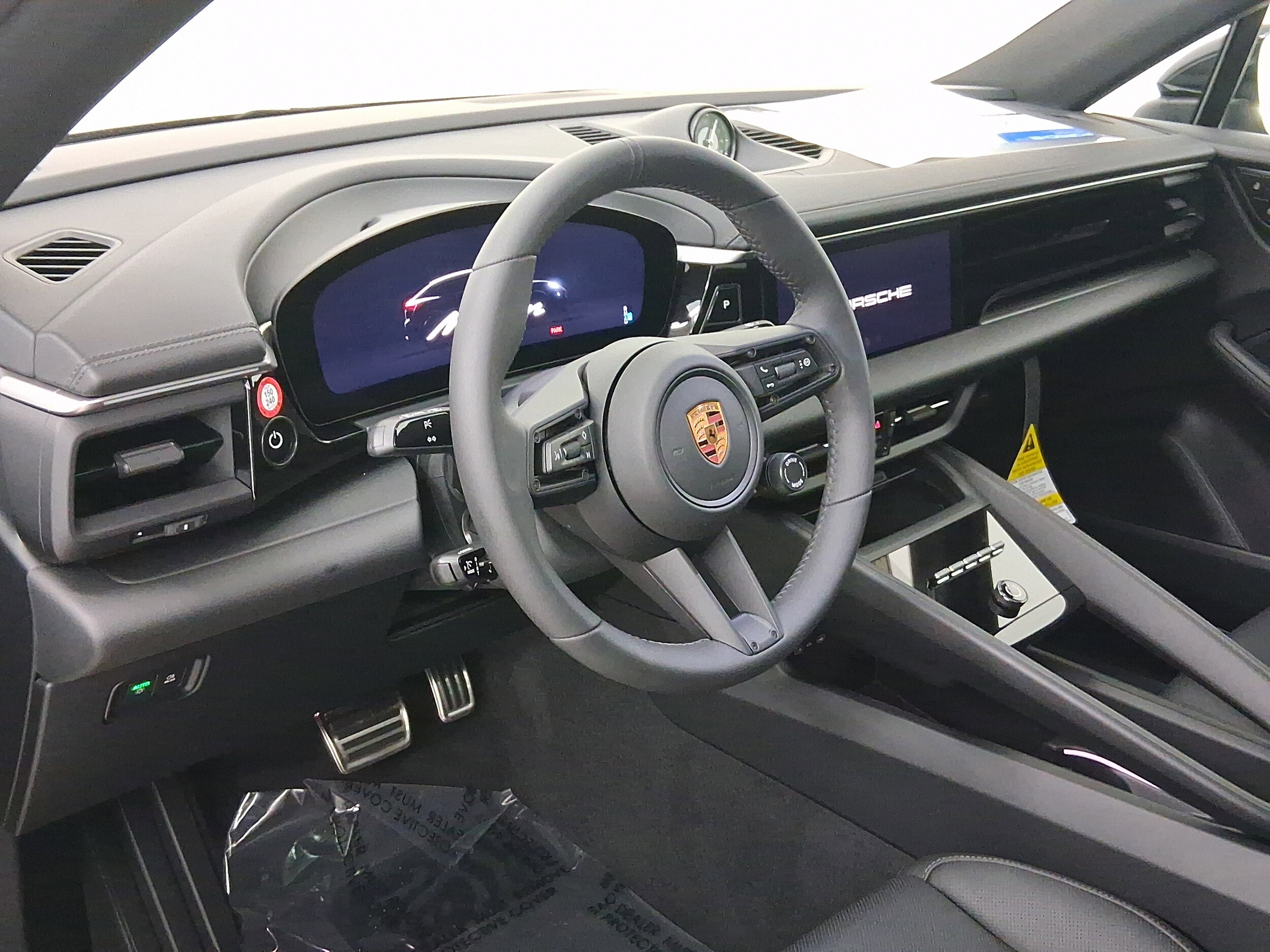 2025 Porsche Macan Electric photo 3