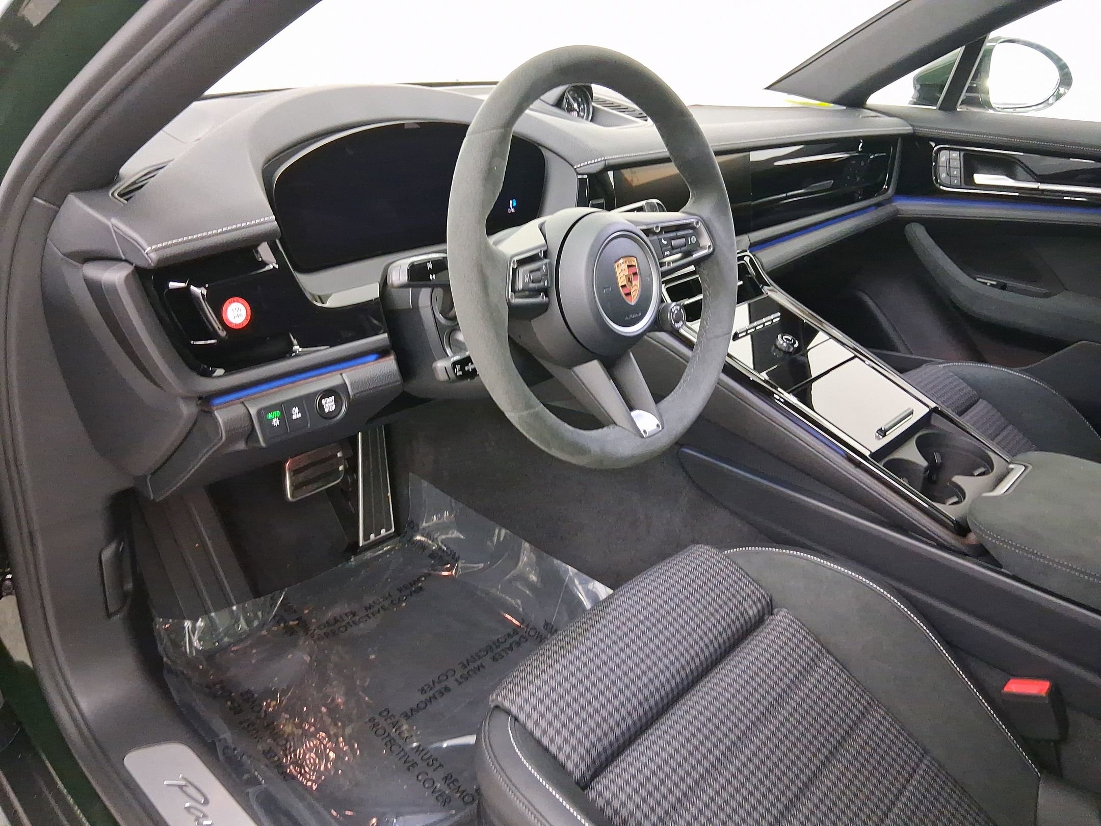 2026 Porsche Panamera E-Hybrid 4 photo 4