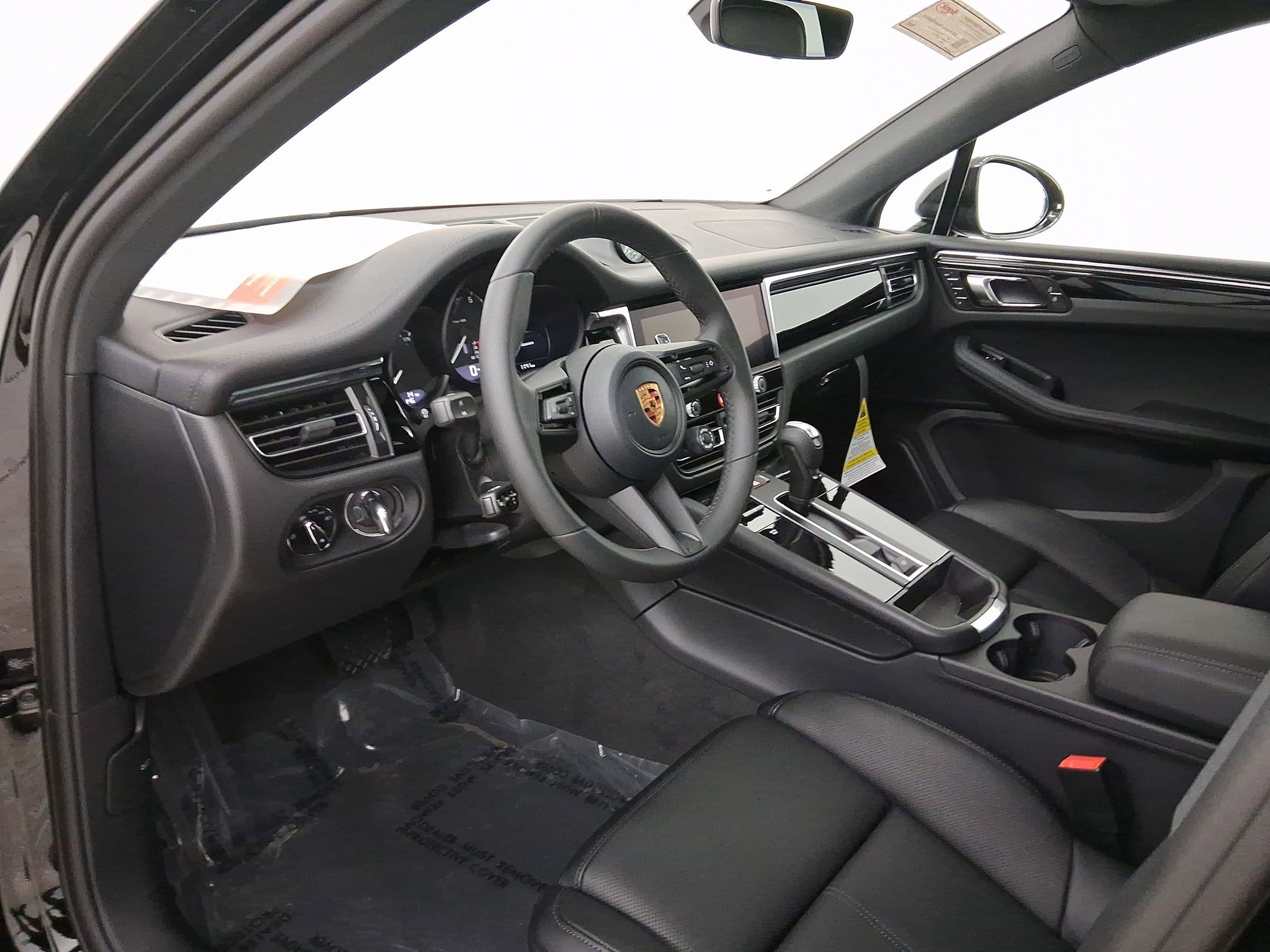 2025 Porsche Macan Electric 4 photo 4